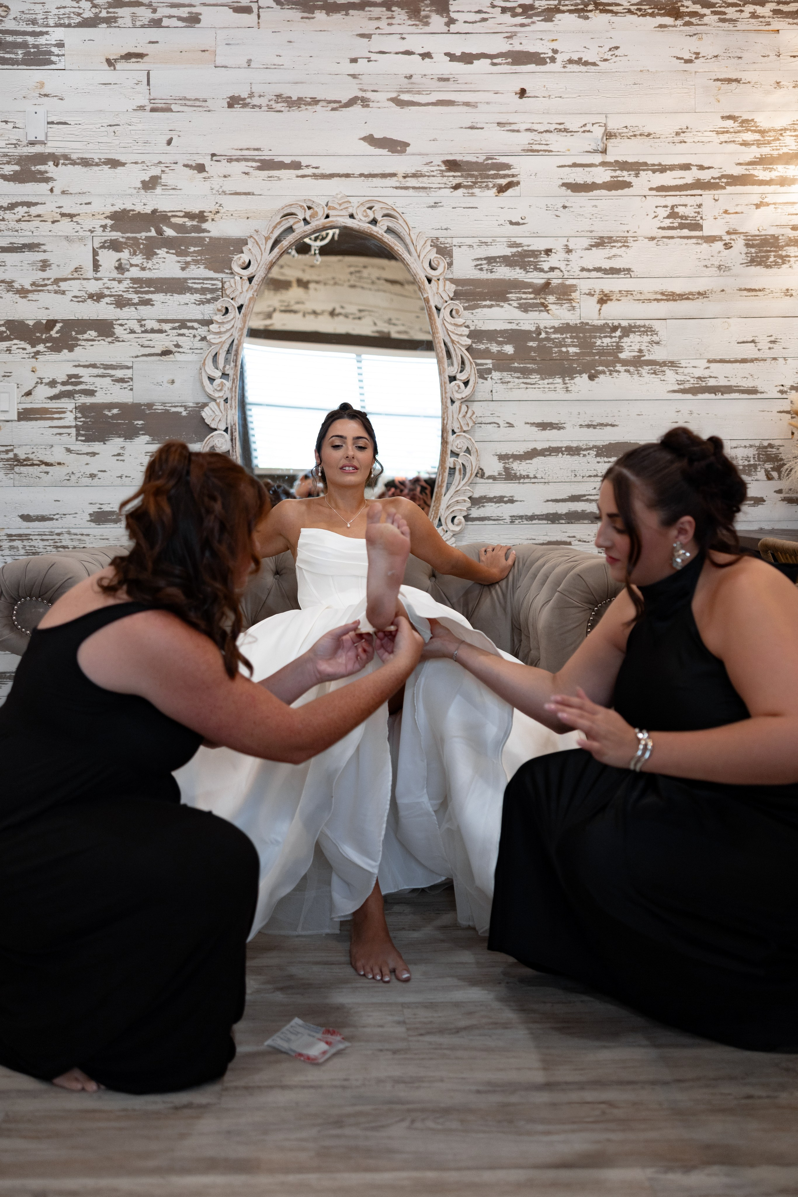 Alexsa and Robert. Ever After Farm Peach. Photographer Anastasia Nagibina