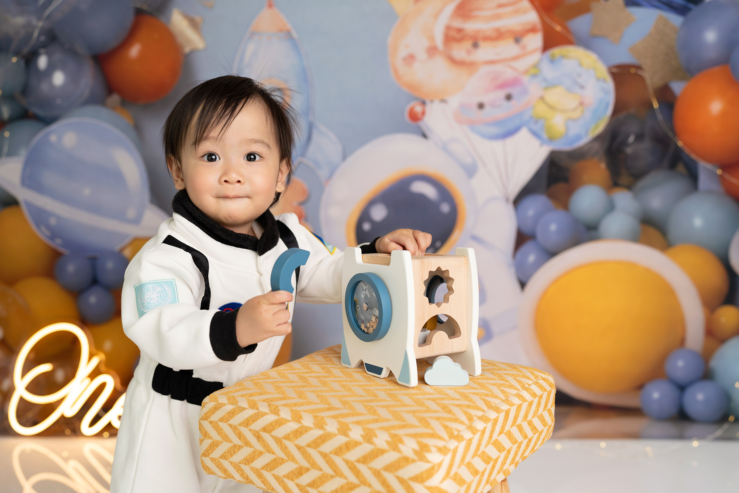 CAKE SMASH PHOTOGRAPHY. Newborn, Sitter and Cake Smash Photographer in Doha, Qatar