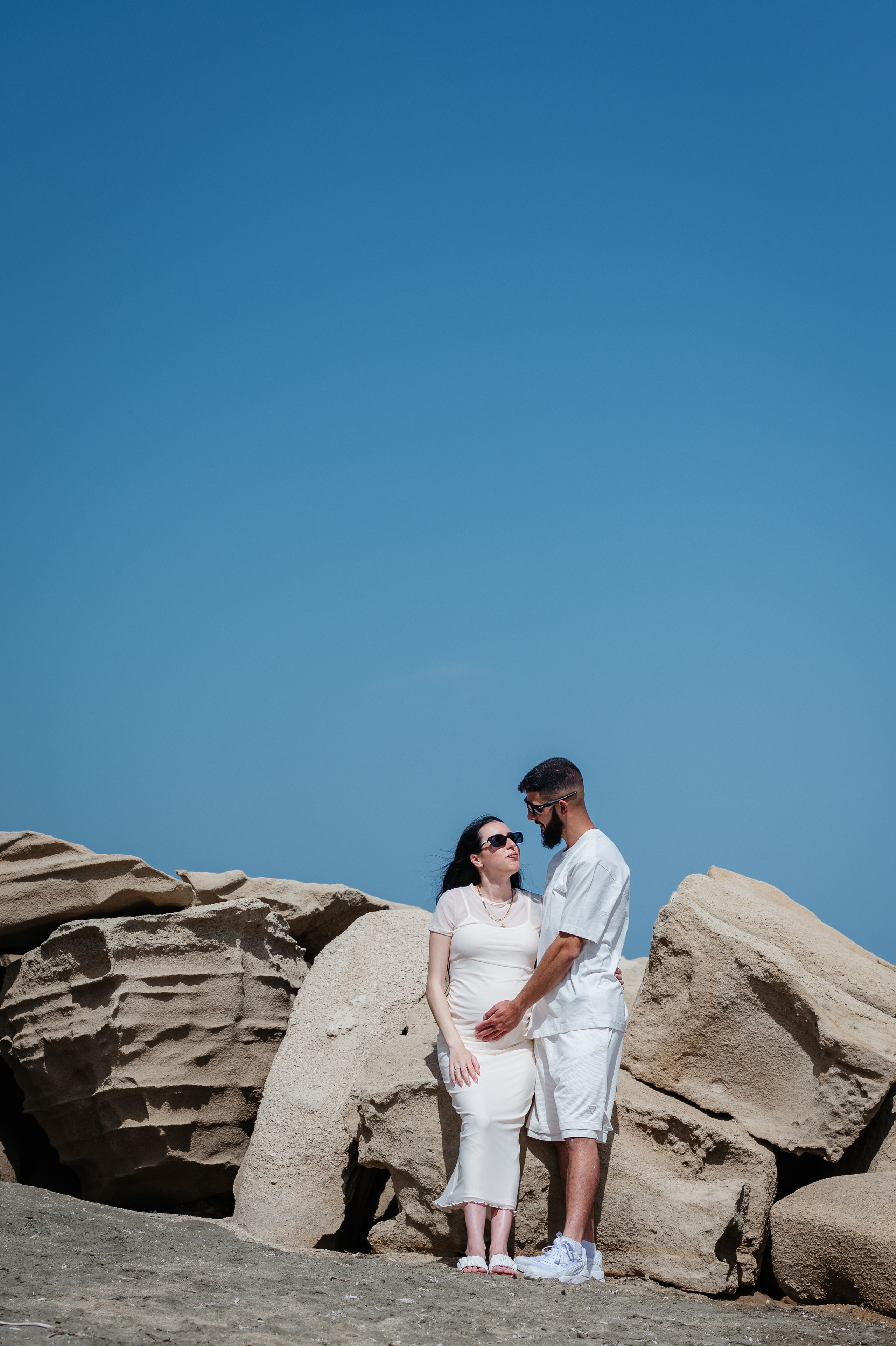 Maternity near the sea. AdrianOltean.wfolio.pro