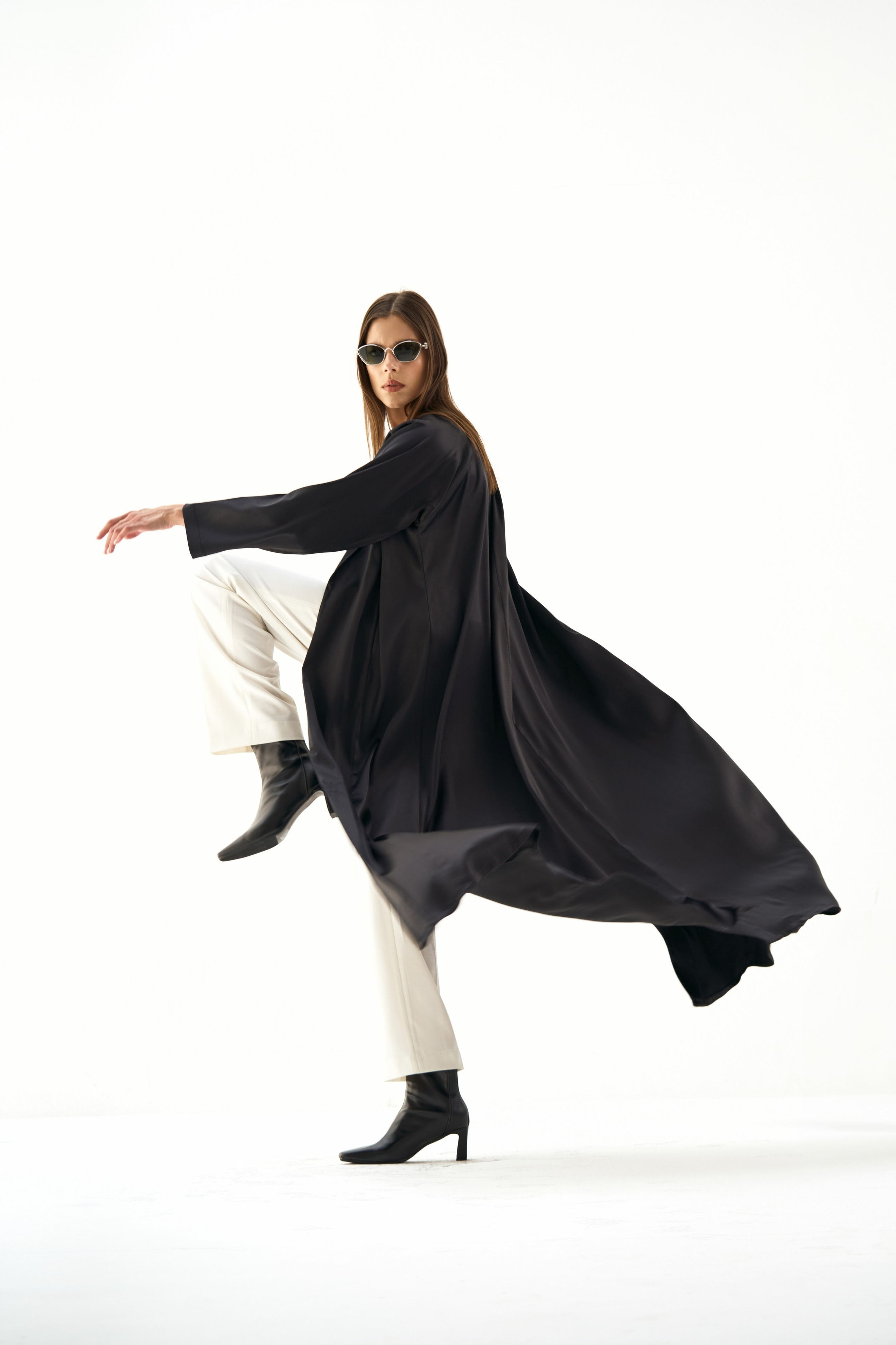 Dubai photographer Anastasiia.dxb — portrait, fashion and brand photoshoots. Professional photographer for personal and commercial projects