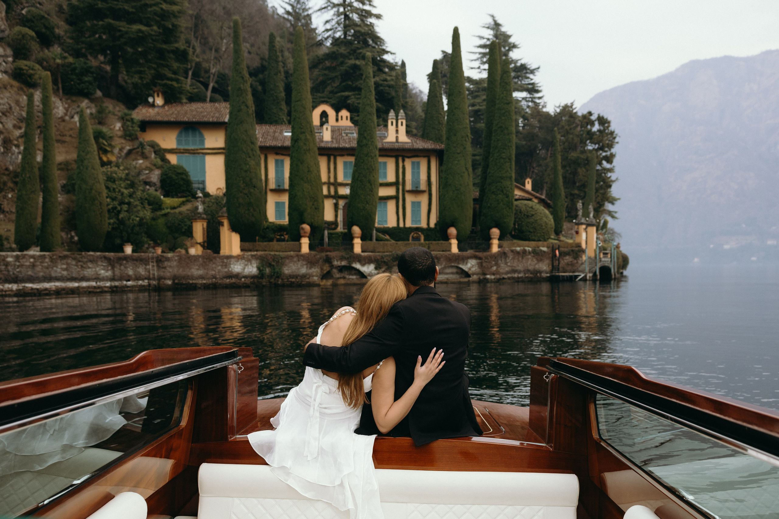 Lake Como Elopement | Sneak Peek. Wedding photographer in Italy