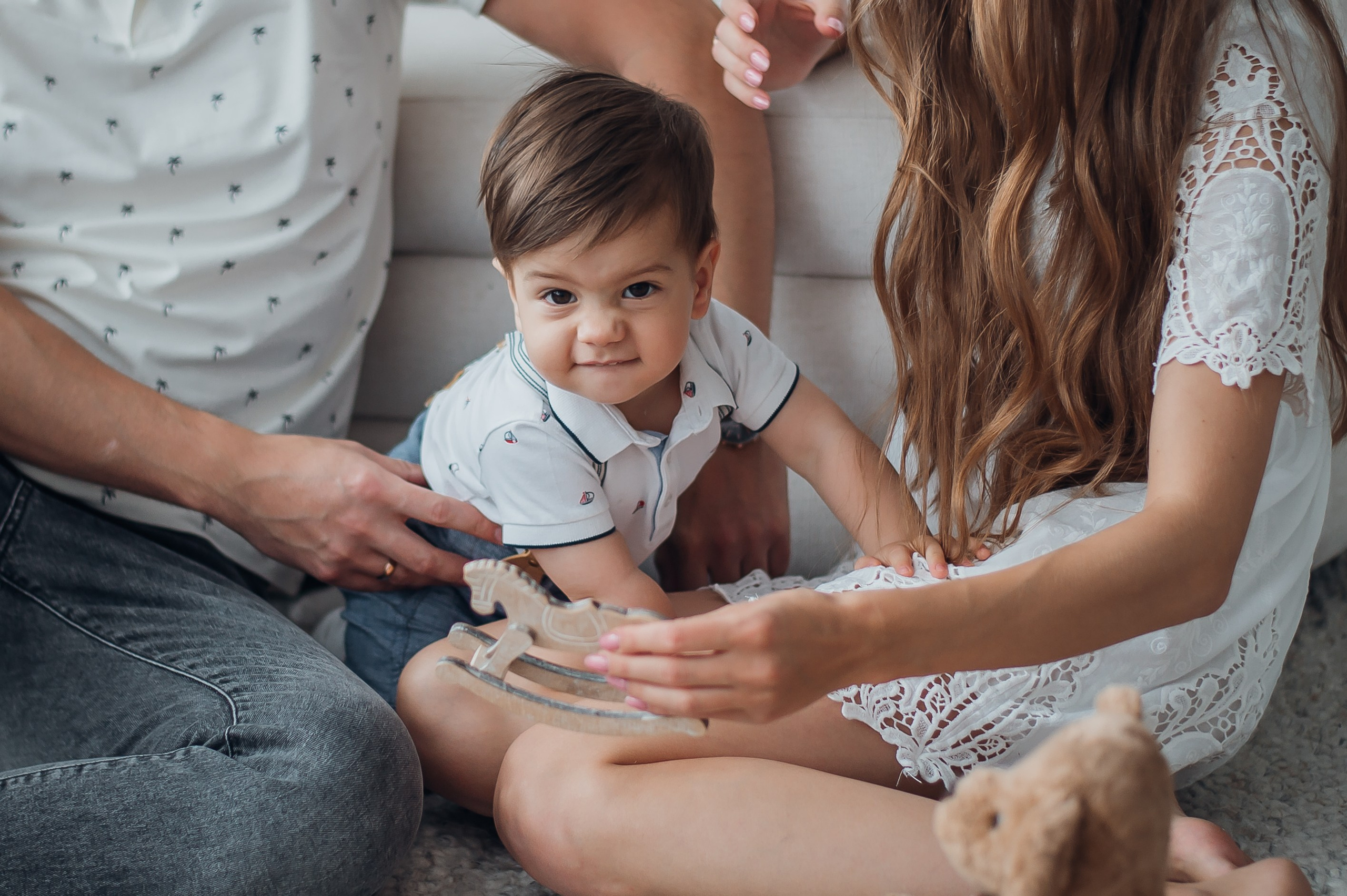 Fotosesijos studijoje. Aukse Stravi fotografė