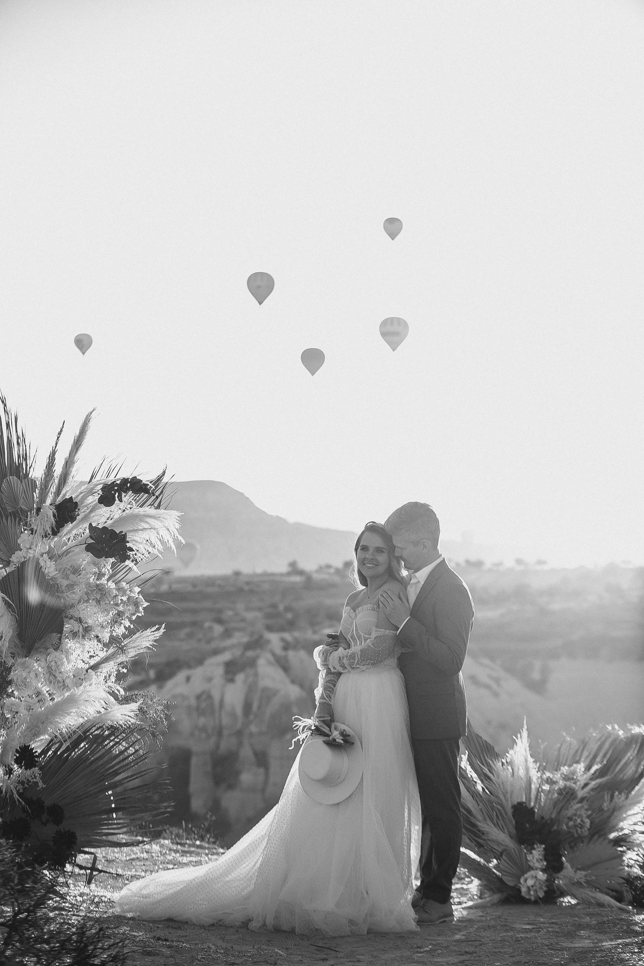 Aleksandr & Natalia — Cappadocia 10 Year Wedding Anniversary. Iurkovski PHOTOGRAPHY in Europe. Luxury destination weddings and events