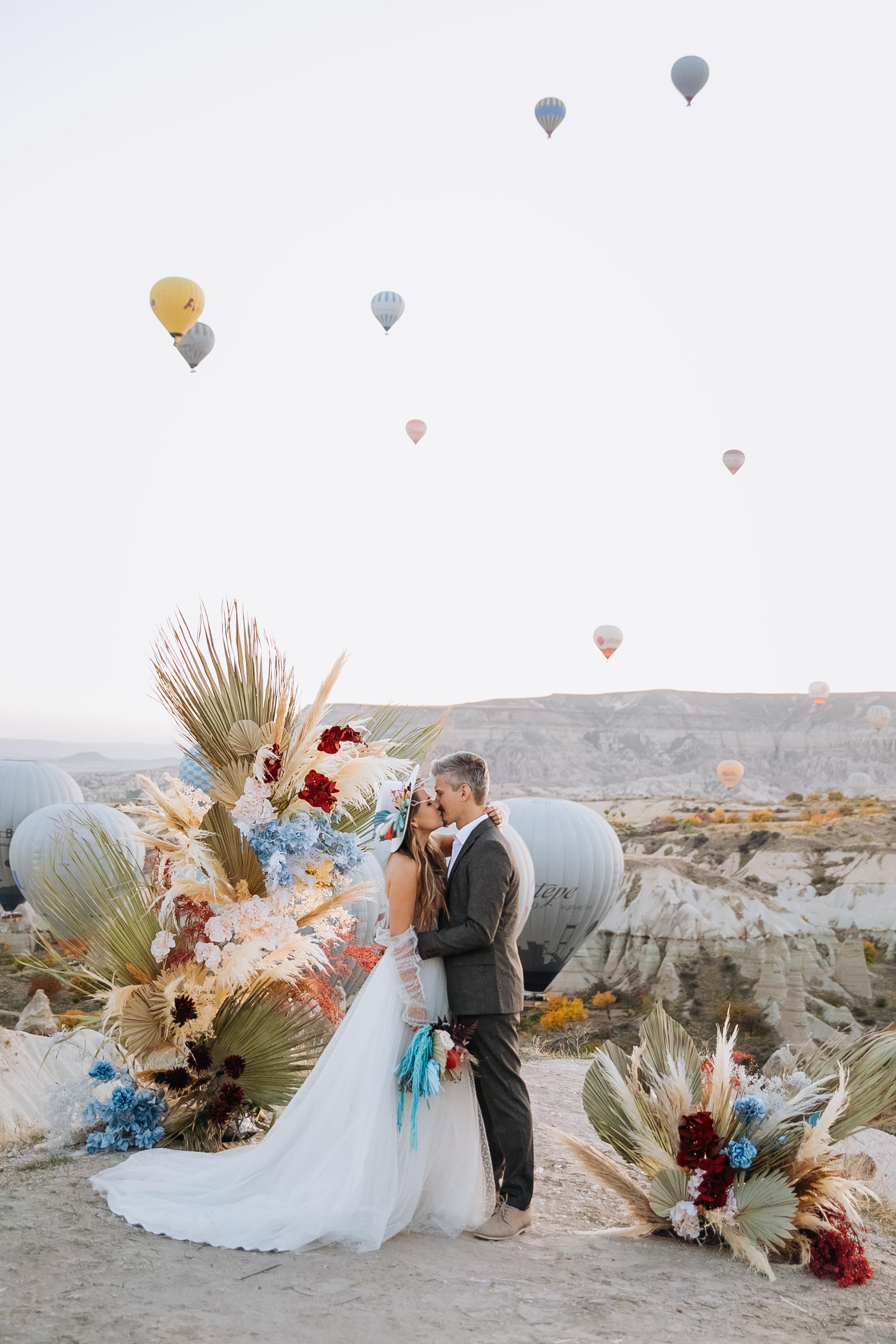 Aleksandr & Natalia — Cappadocia 10 Year Wedding Anniversary. Iurkovski PHOTOGRAPHY in Europe. Luxury destination weddings and events