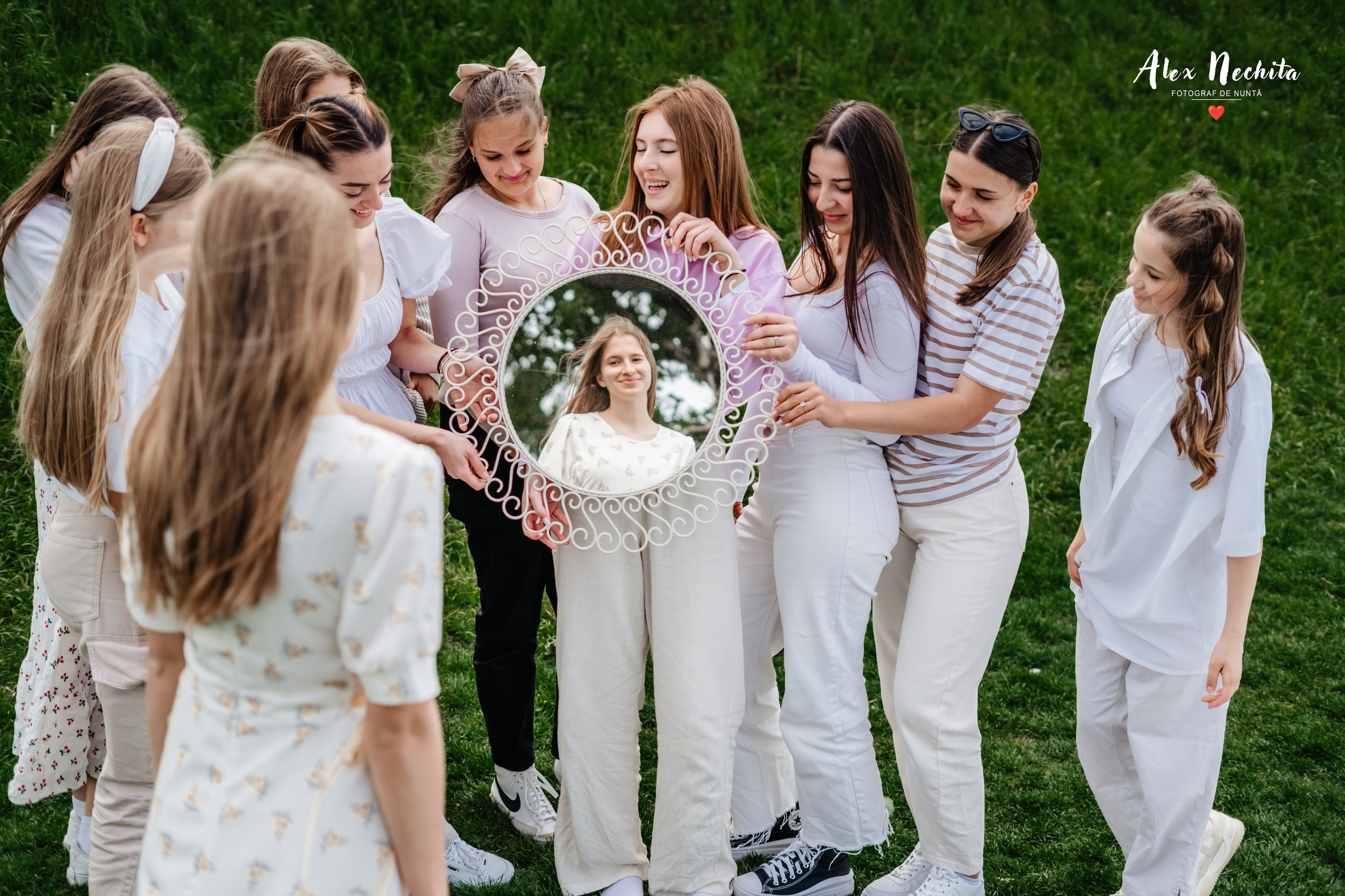 Aniversare în parc. Foto-Video Nunta Iasi, Suceava, Bucuresti / Disponibilitate 2025 — 2026 — 2027