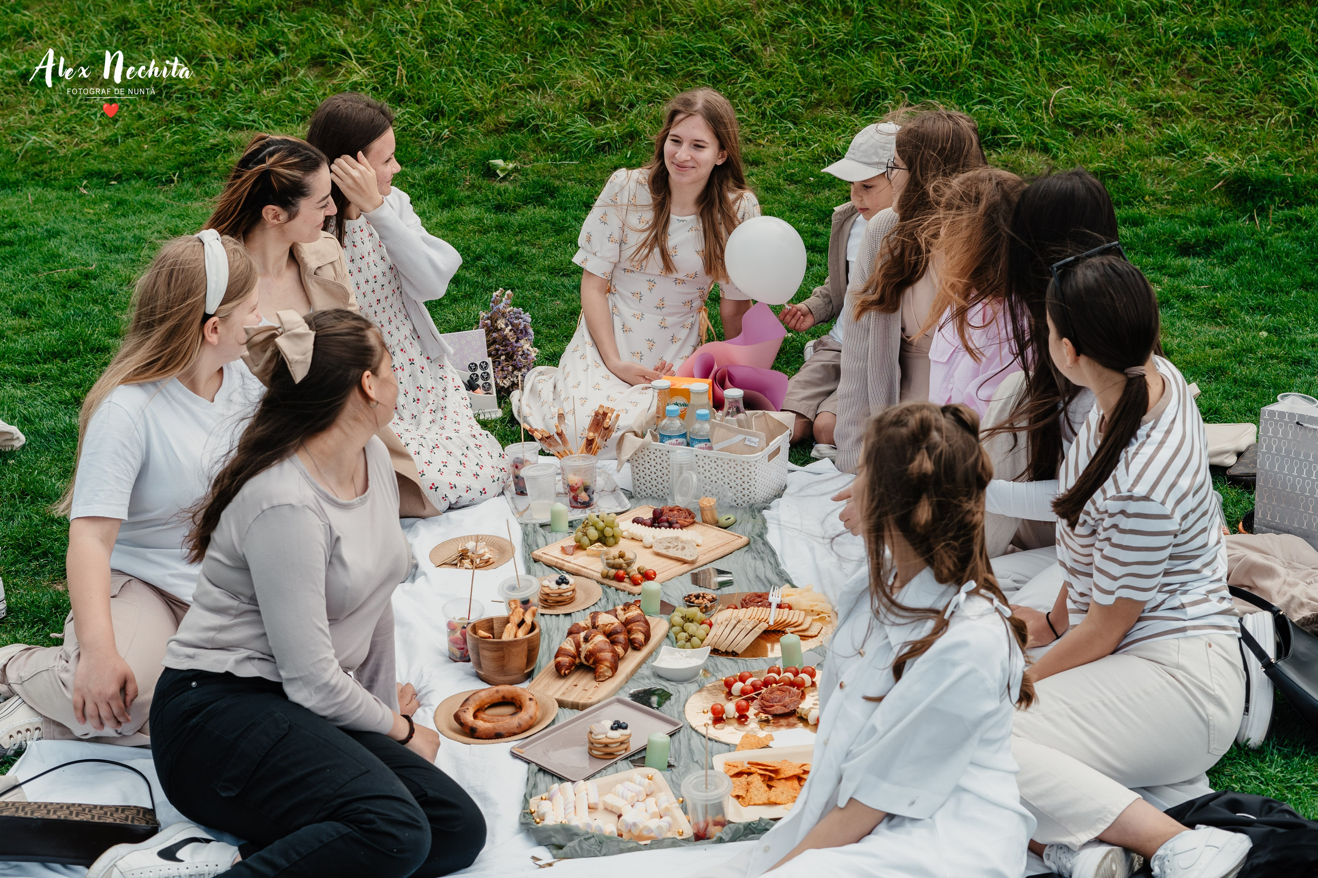 Aniversare în parc. Foto-Video Nunta Iasi, Suceava, Bucuresti / Disponibilitate 2025 — 2026 — 2027