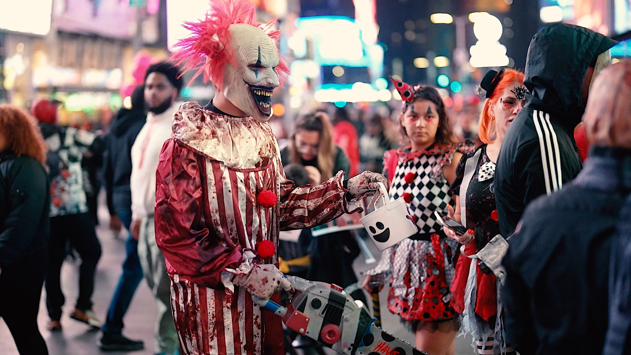Best Street Photographer in New York City — Candid NYC Moments Captured by Emin Kuliyev. Emin Kuliyev — Award-Winning Wedding Photojournalist NYC & USA | Best Wedding Photographer Known for Candid, Timeless Moments