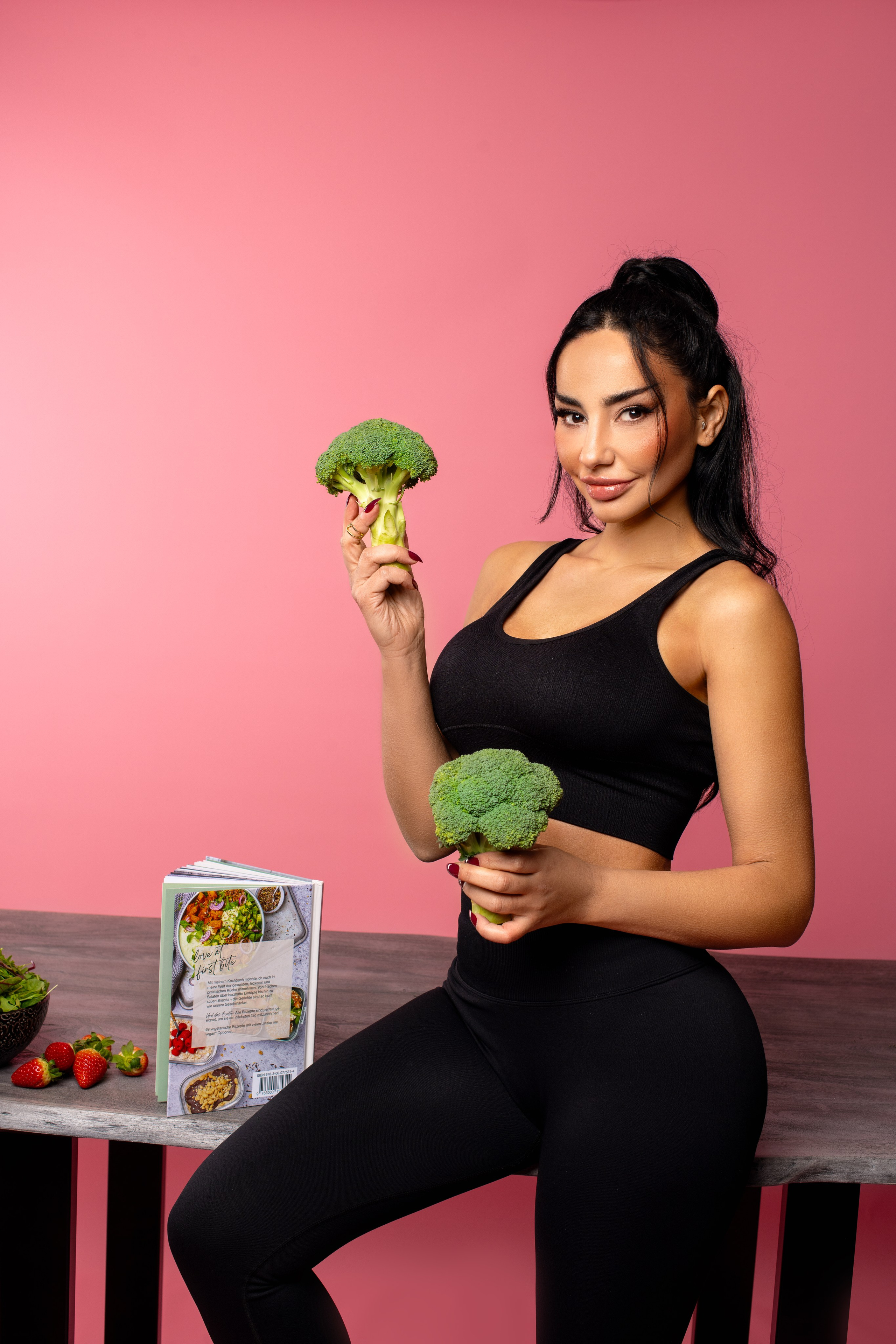 Özlem. Meisha Photo