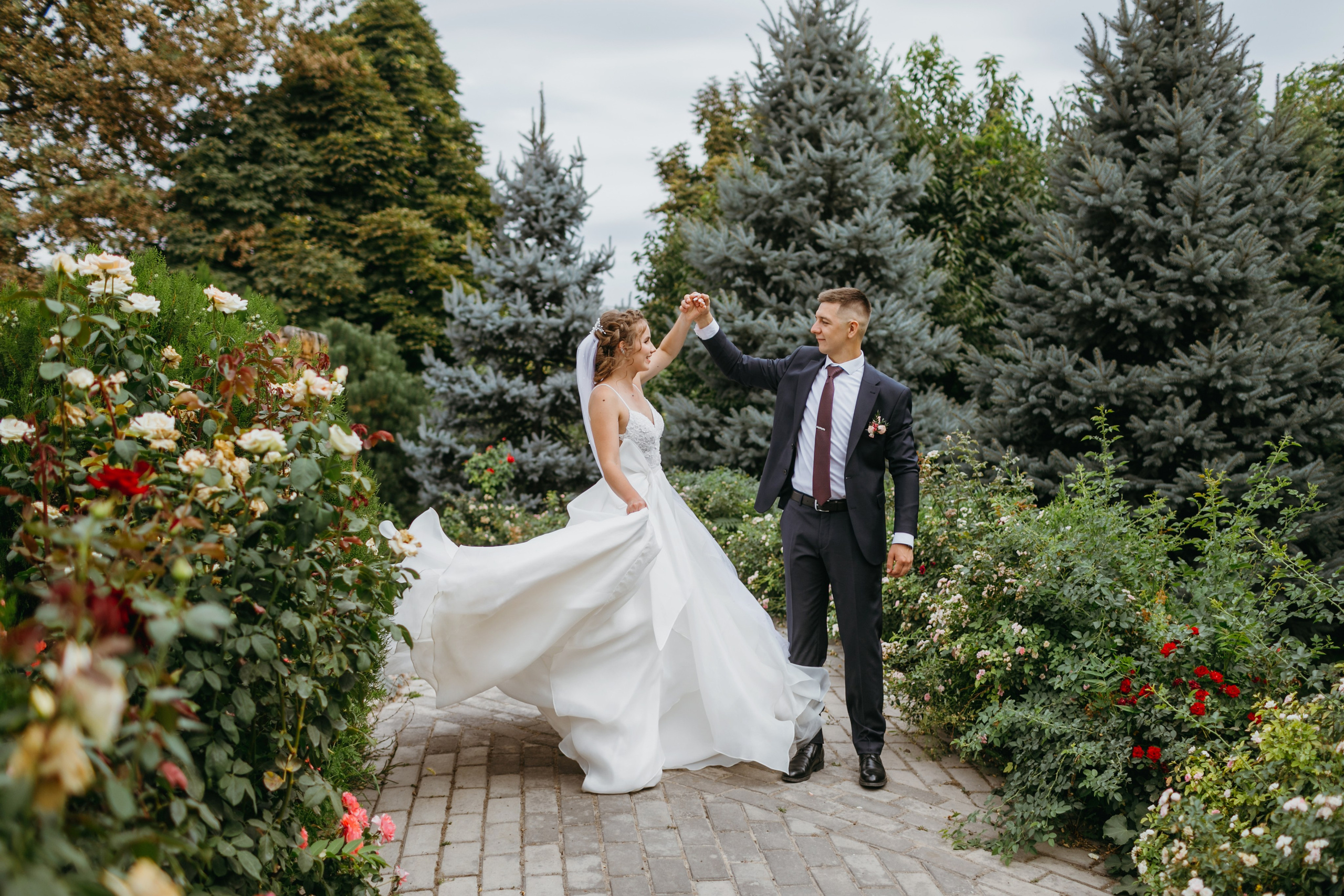 Свадебная фотоссесия для молодоженов в Бишкеке. Фотограф в Бишкеке Оксана Шувалова