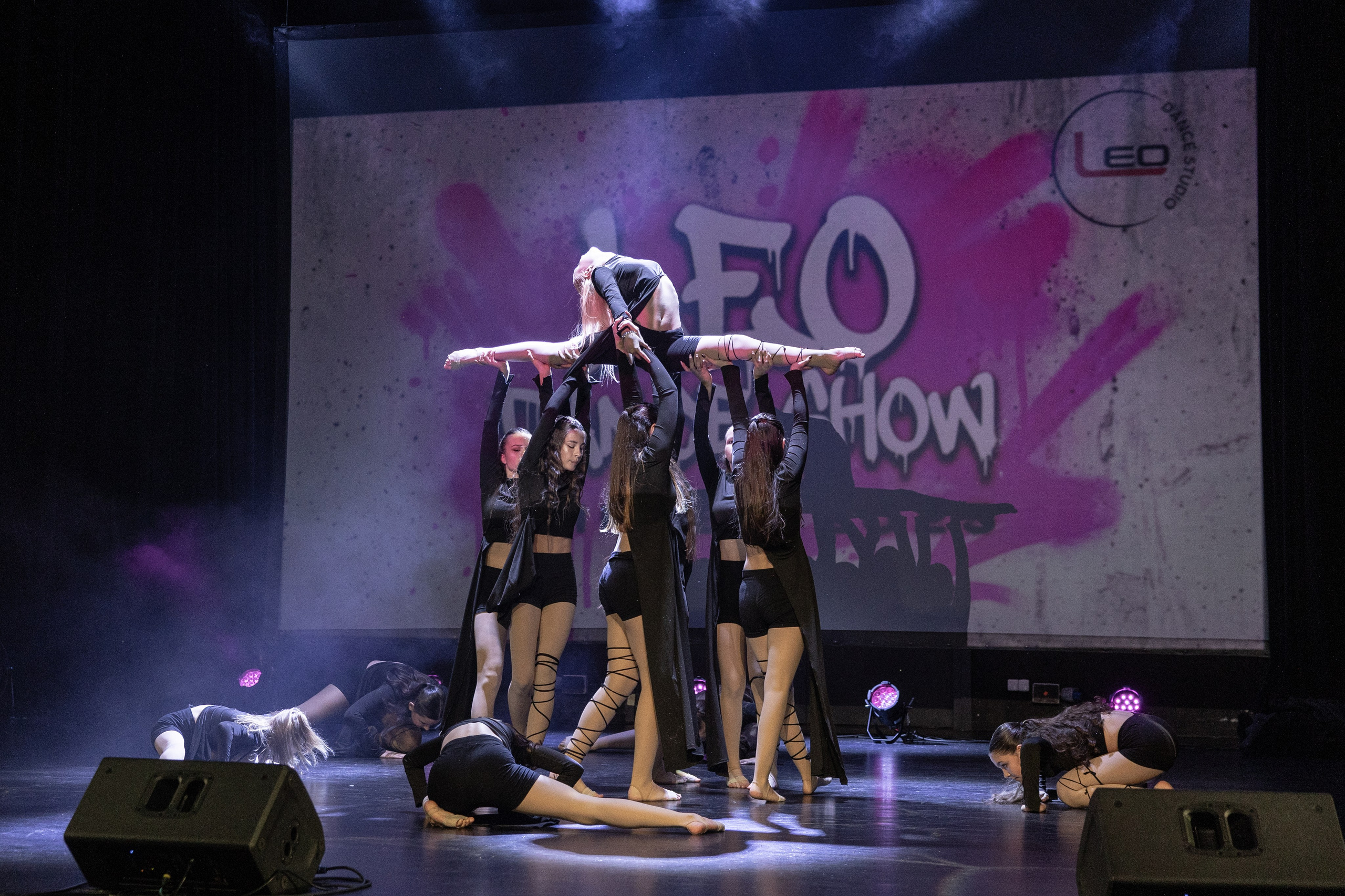 LEO DANCE SHOW WINTER 2025. Семейный и детский фотограф в Варшаве Мила Бобровская