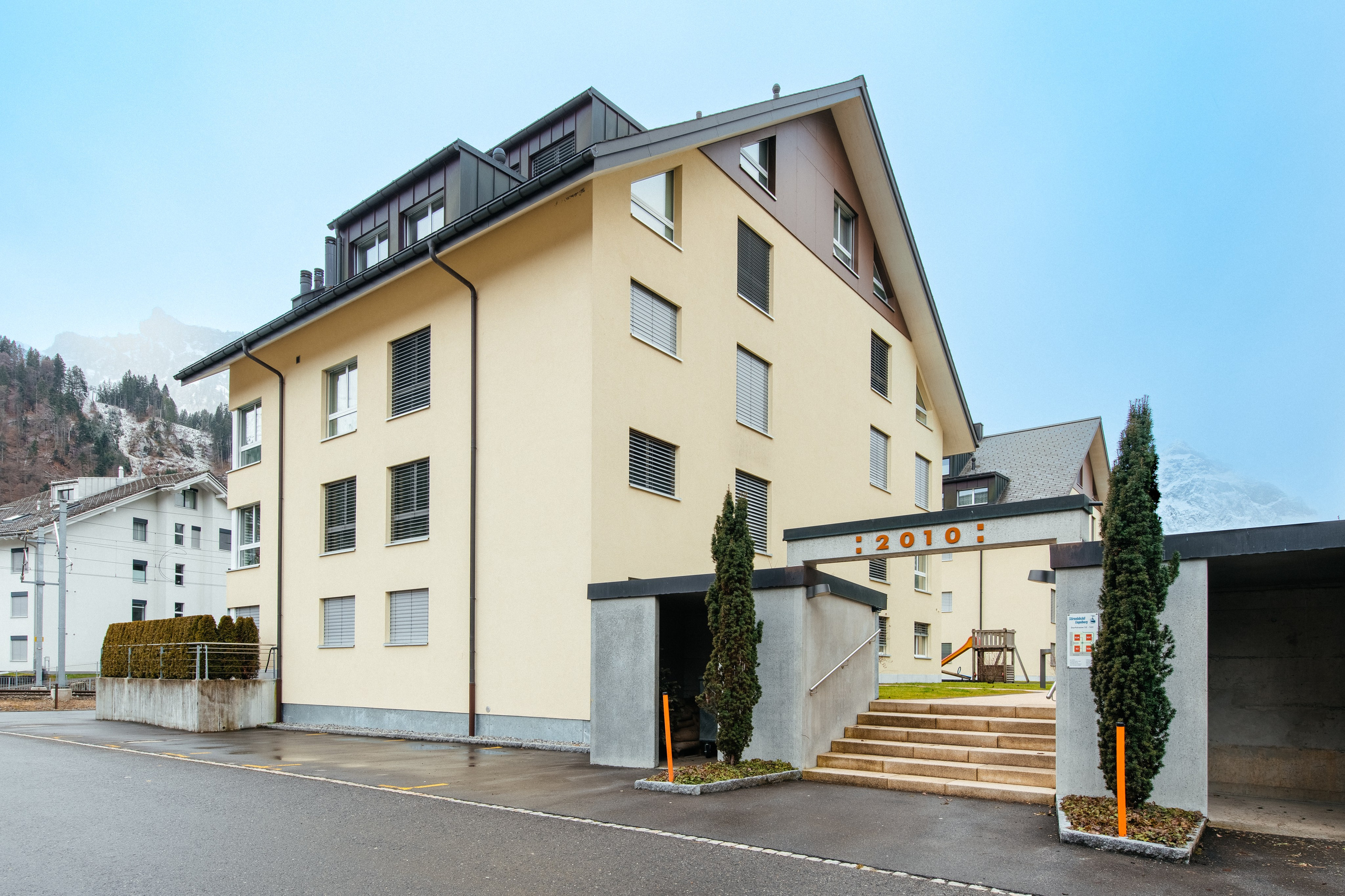 Wohnung, ENGELBERG, OBWALDEN. Hallo! Ich bin Elena und arbeite als Immobilienfotografin