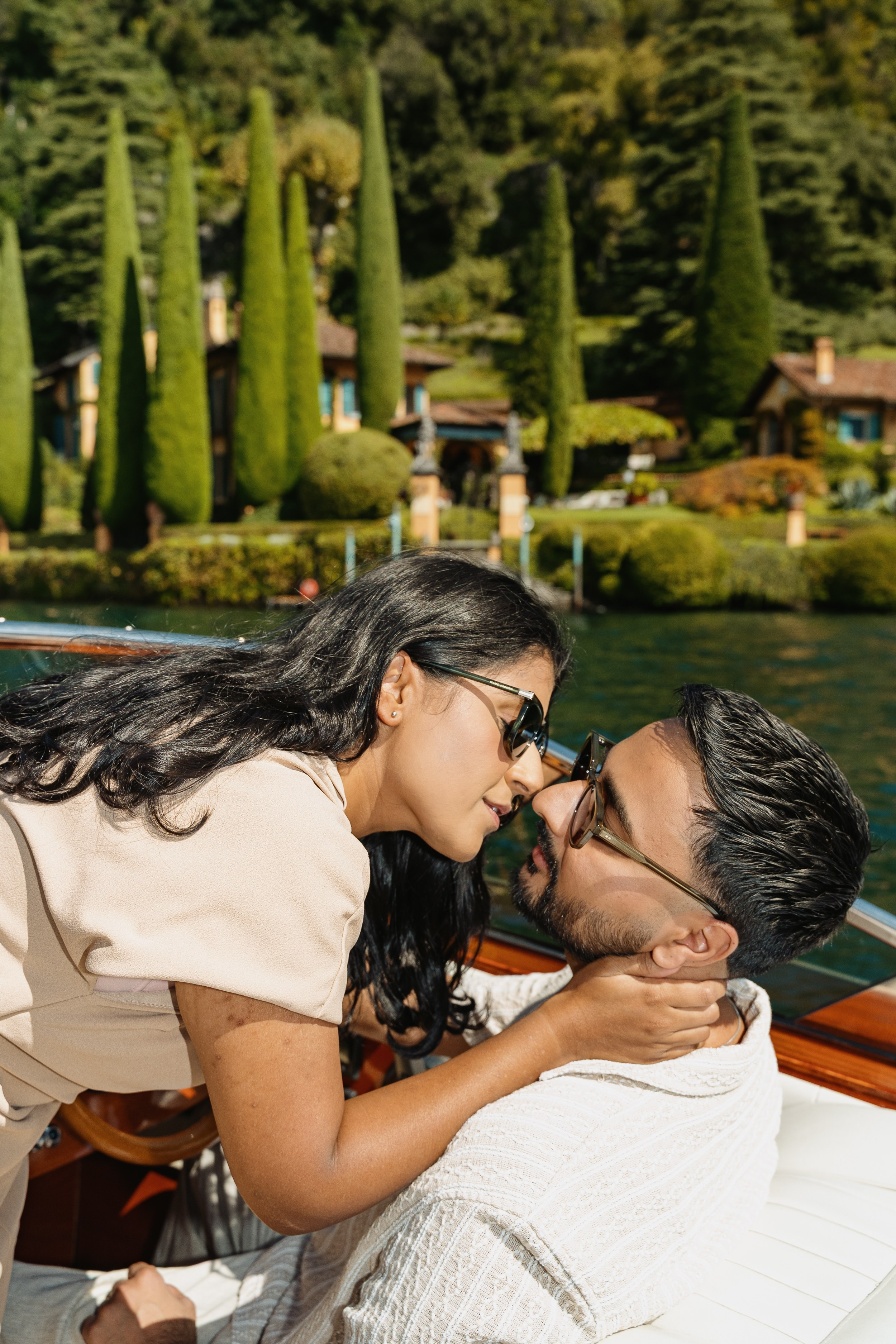 Lake Como Proposal on a Boat. Proposal Photographer in Lake Como