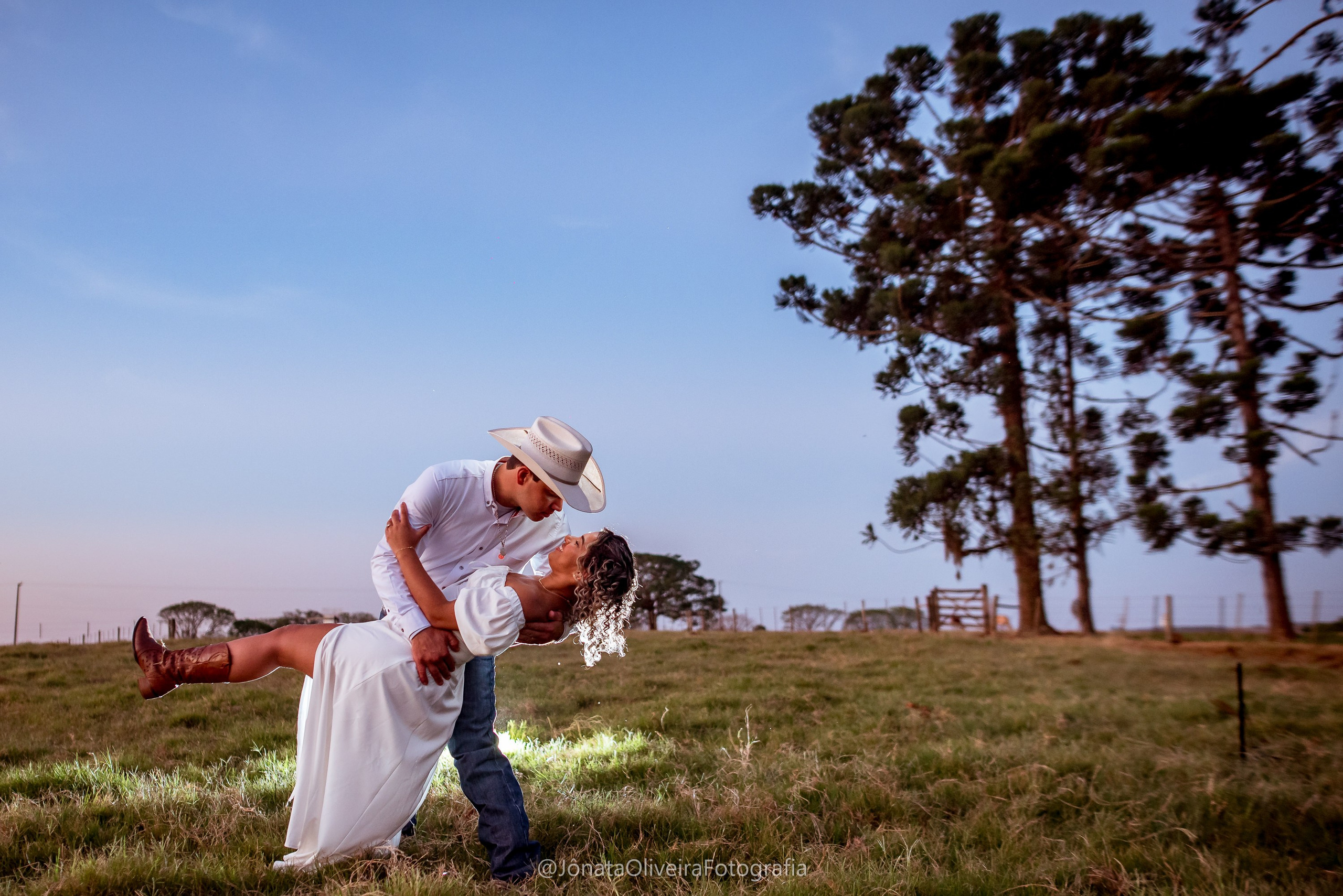 Pre Wedding Luérica e Vinicius. Fotografia de casamentos e ensaios em avaré Jônata Oliveira