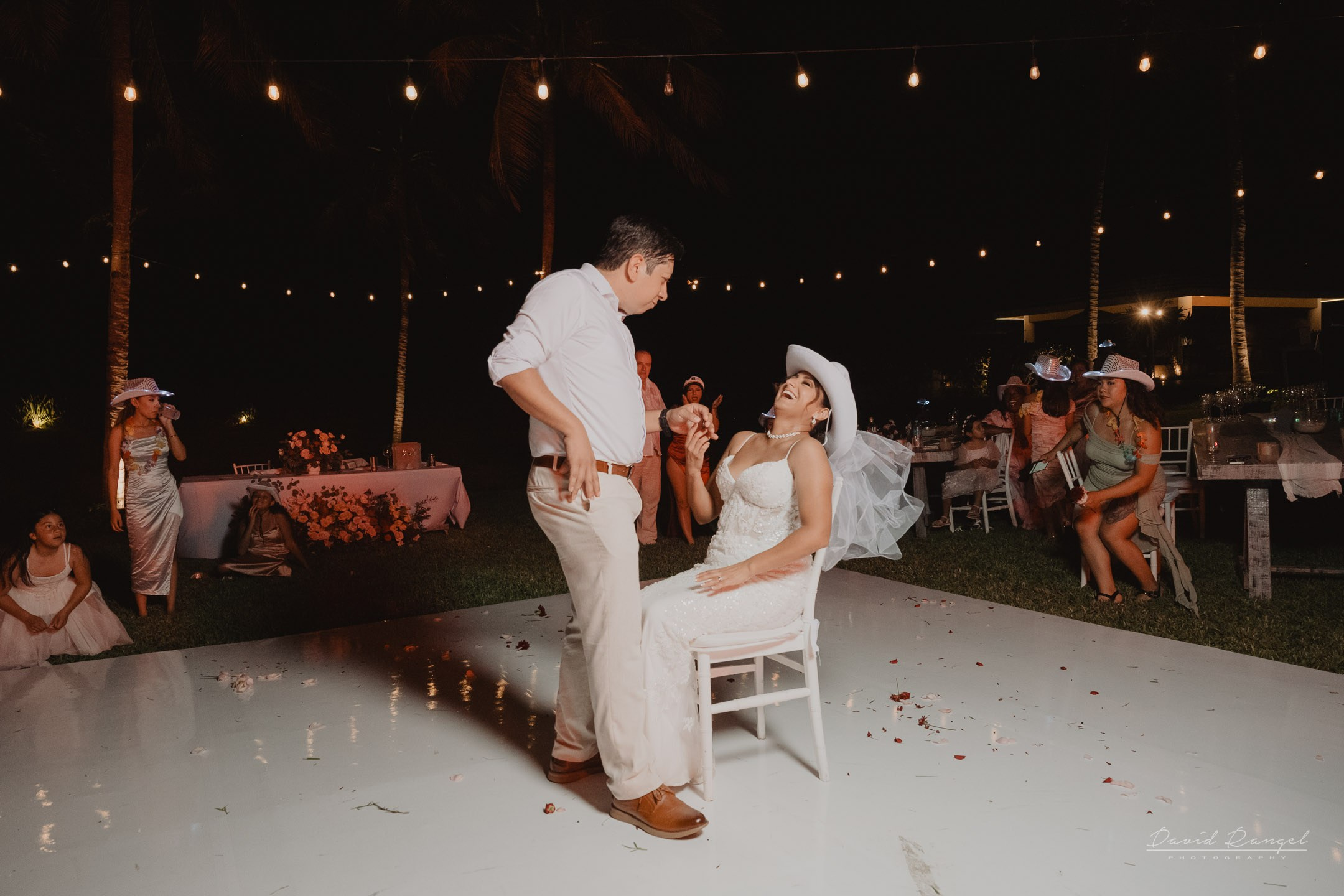 Destination Wedding in the Riviera Maya. Destination wedding photographer based in Cancun and Riviera Maya with service worldwide