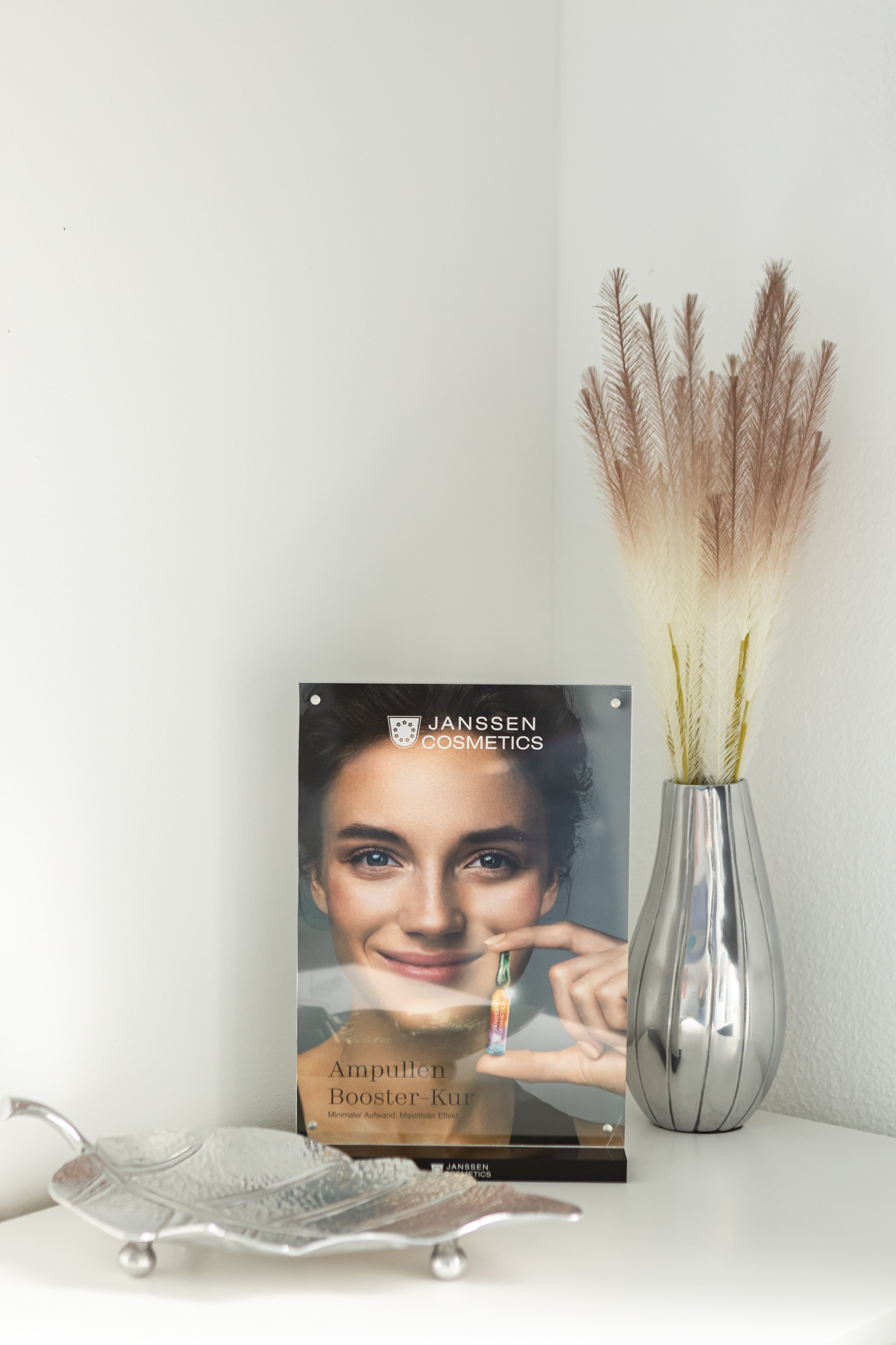 Nail & Beauty Lounge - by Ruslana. Adelya Tomin