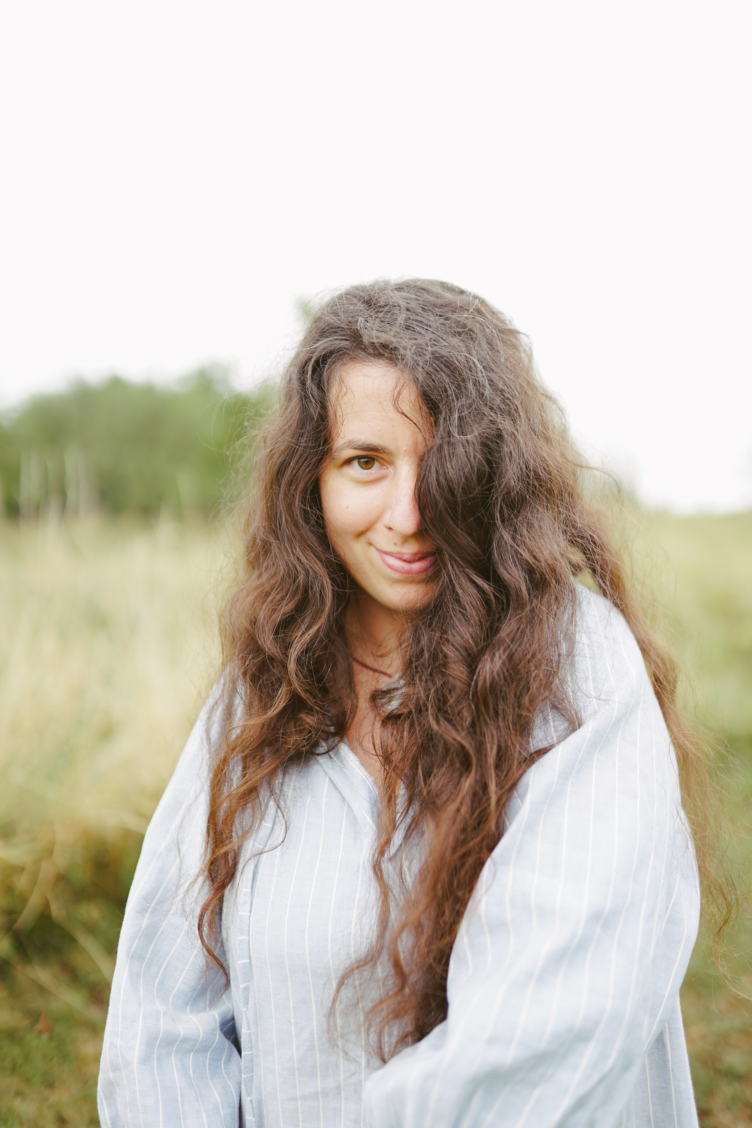 Ce Ofer: Artă, Conectare și Sprijin | Mădălina Beda. Madalina Beda- Artist vizual, fotograf, doula la nastere, consultant babywearing Brasov si in toata tara