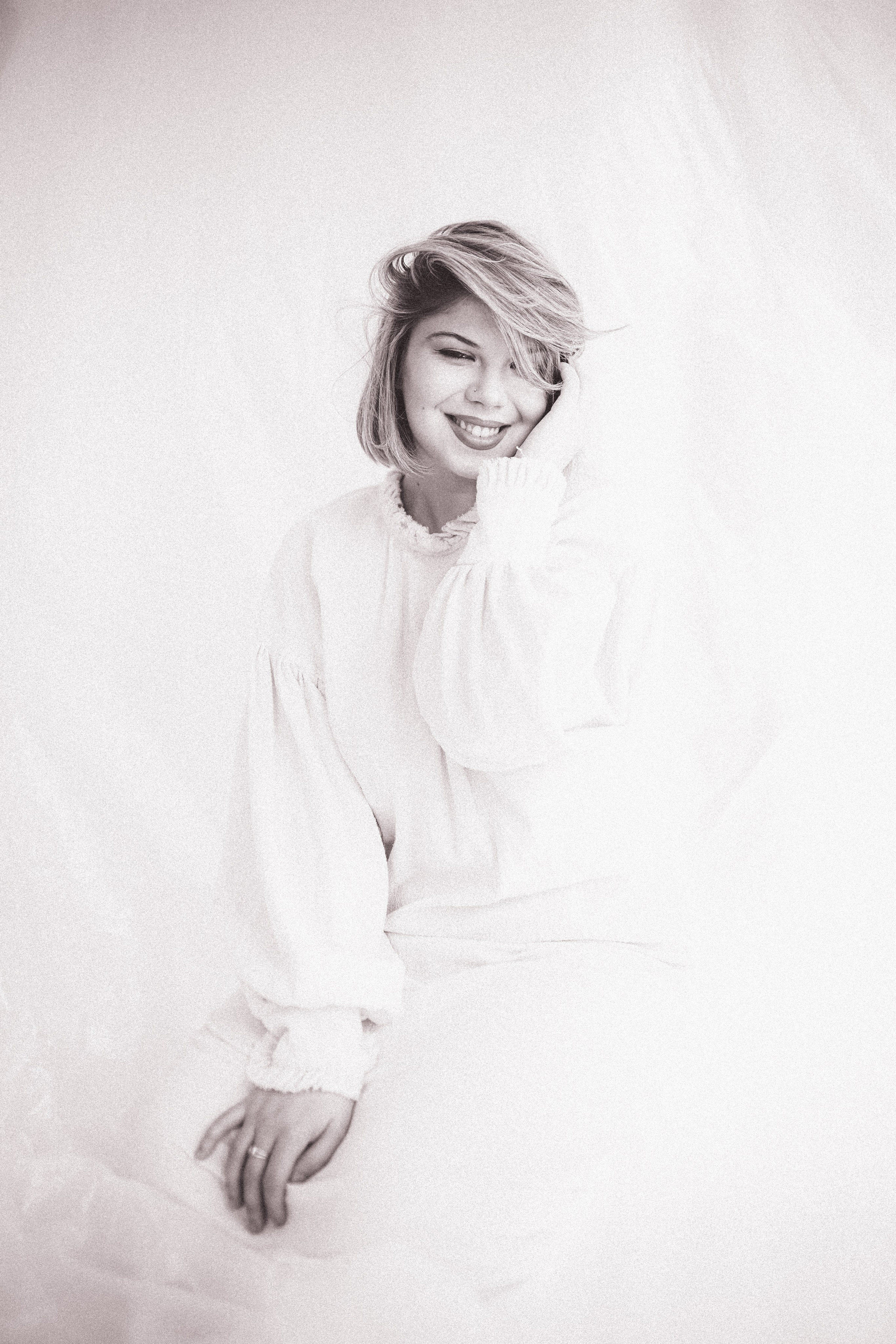 Fotografie de Portret Brașov | Artist Mădălina Beda. Madalina Beda- Artist vizual, fotograf, doula la nastere, consultant babywearing Brasov si in toata tara