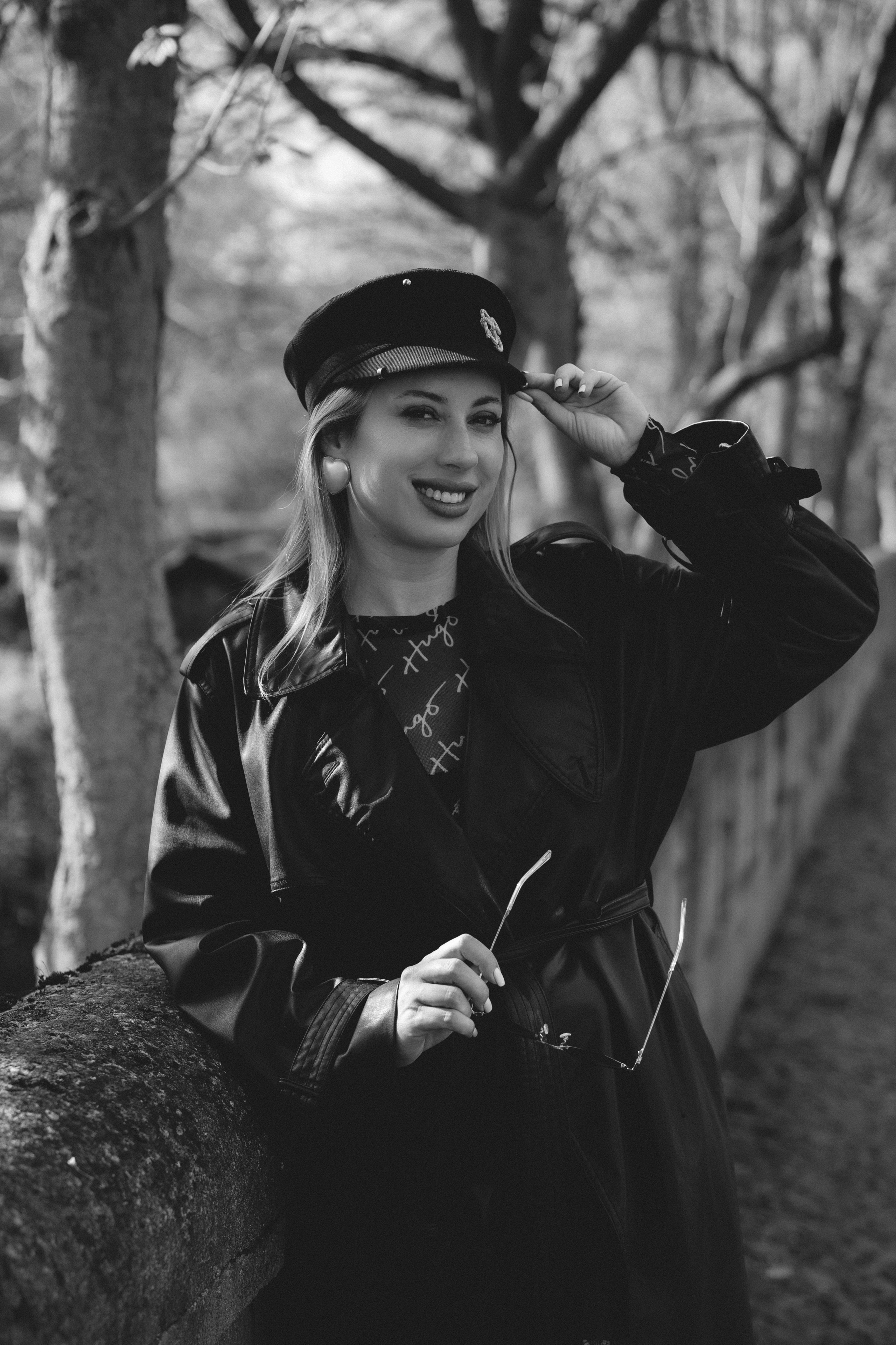 Street Portrait in Leipzig. Woman in black Leather Coat. Stylish. Charismatic Photography by Kristina Kozheltsova. Kristina Kozheltsova- Soulful Portrait&Lifestyle&Love Story Photographer in Leipzig, Germany
