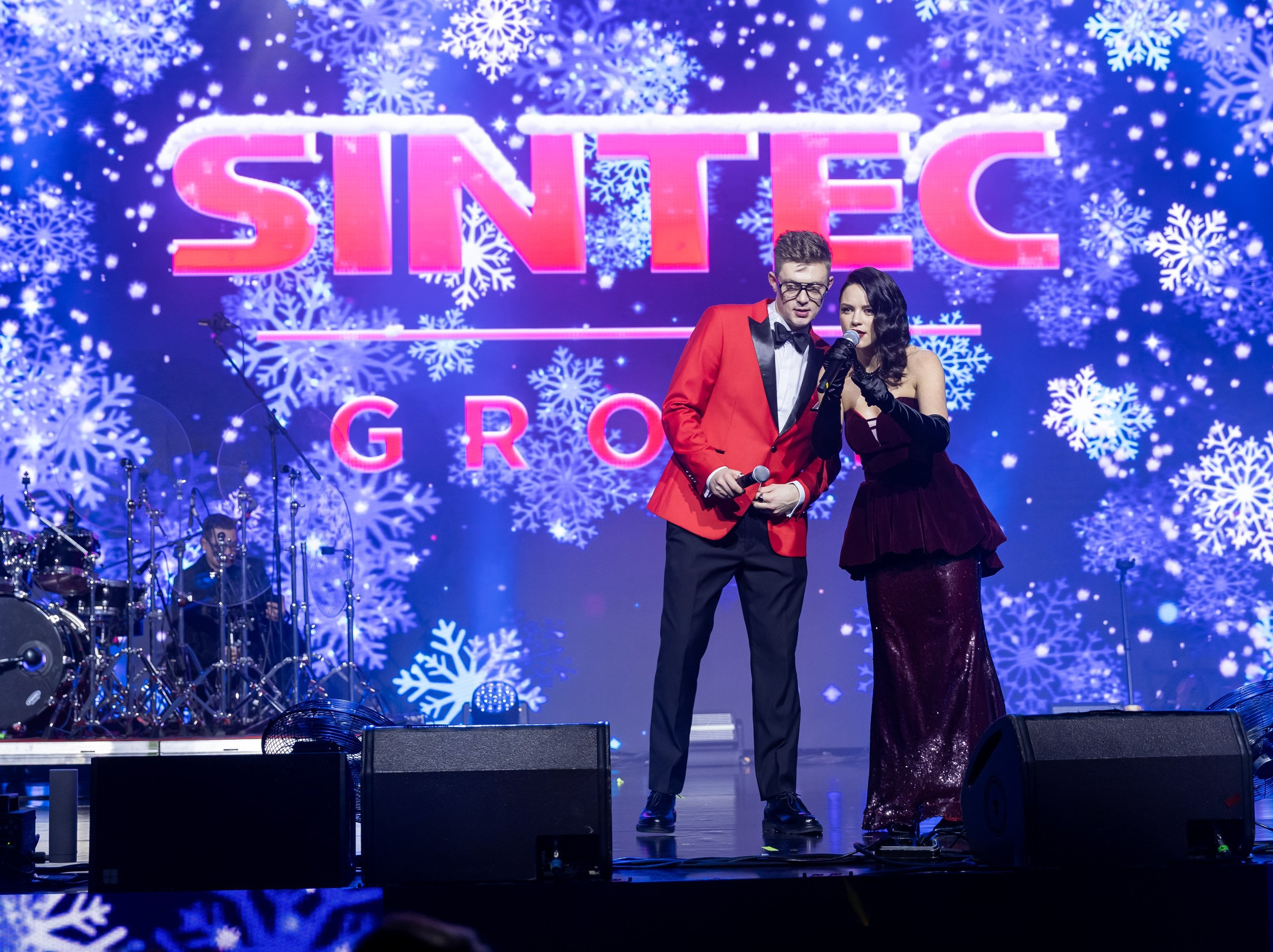 Новогодний корпоратив SINTEC Group. Ведущая Москва Лена Чайка