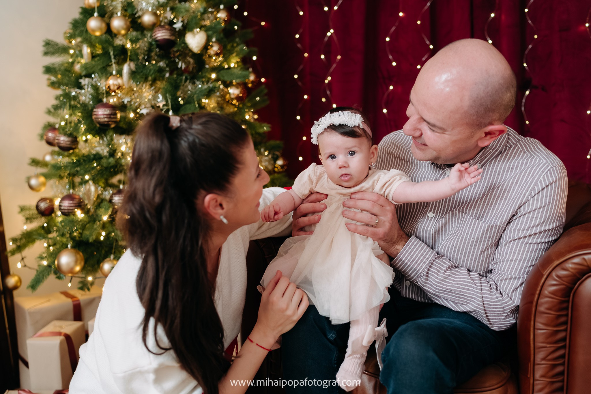 Ședință Foto Crăciun - Sara. Fotograf Nuntă & Botez București - Mihai Popa | Dincolo de oameni, imortalizez emoții!