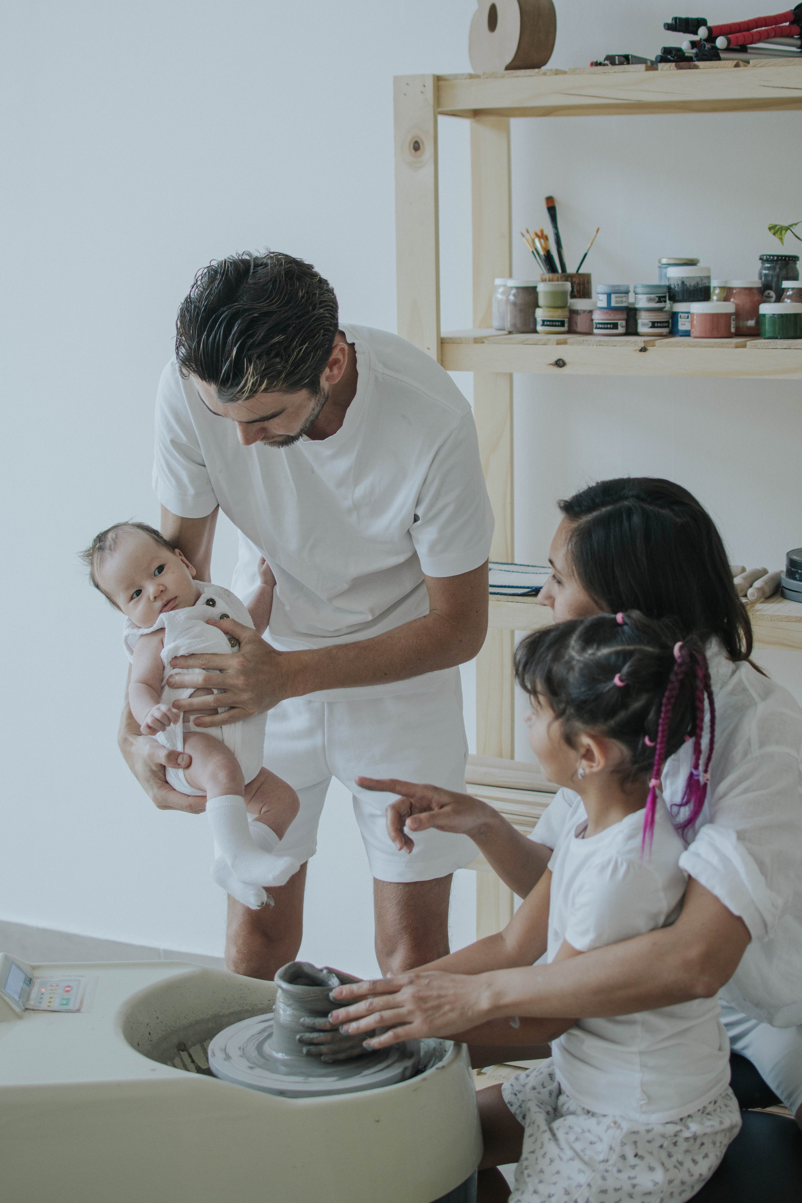 Family pottery shoot. Buenos Aires. Photographer @elmirkami in the city of Buenos Aires