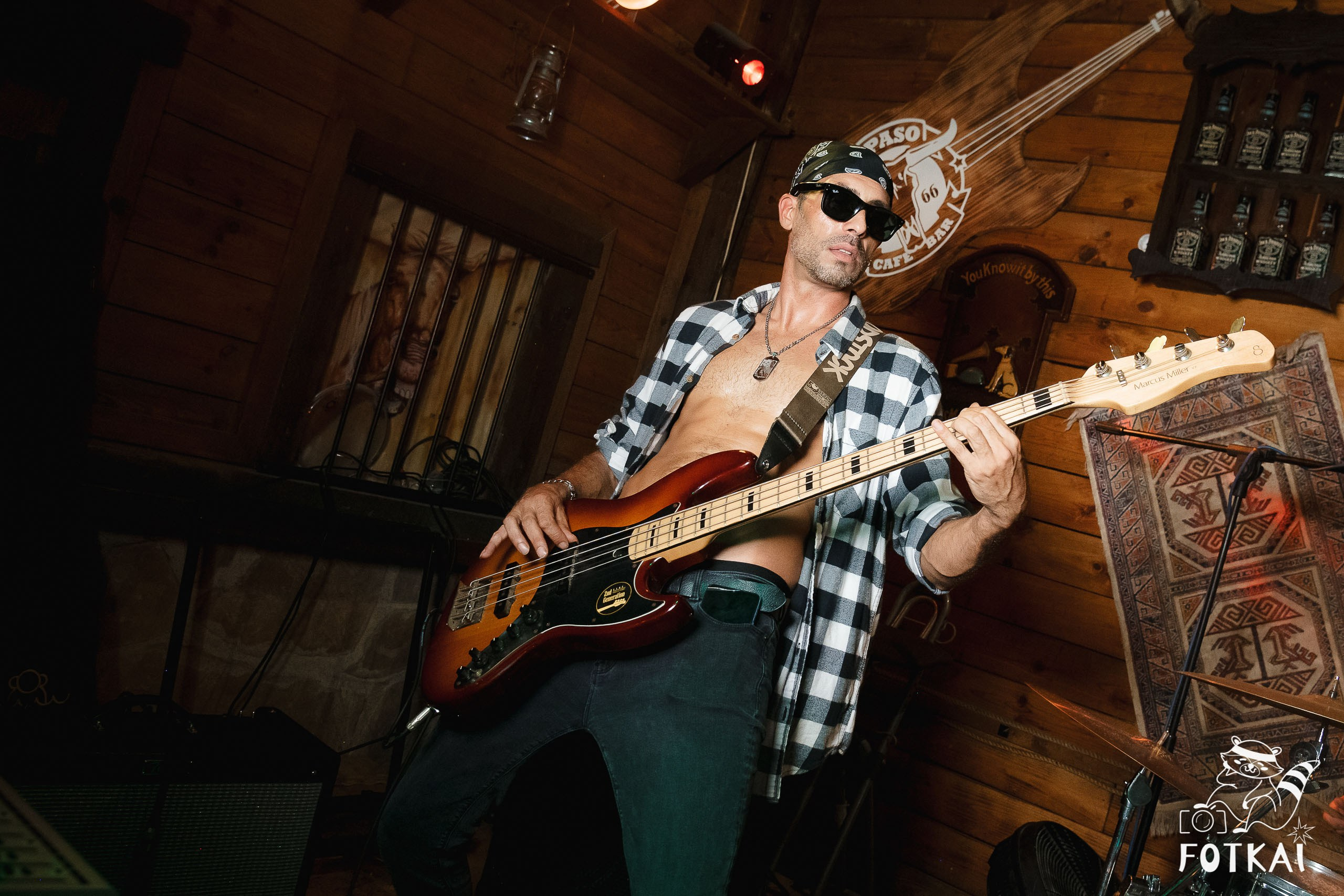 Stones of the Coast en El Paso Rock Bar Torrevieja: Reportaje fotográfico 20.09.25 | FOTKAI