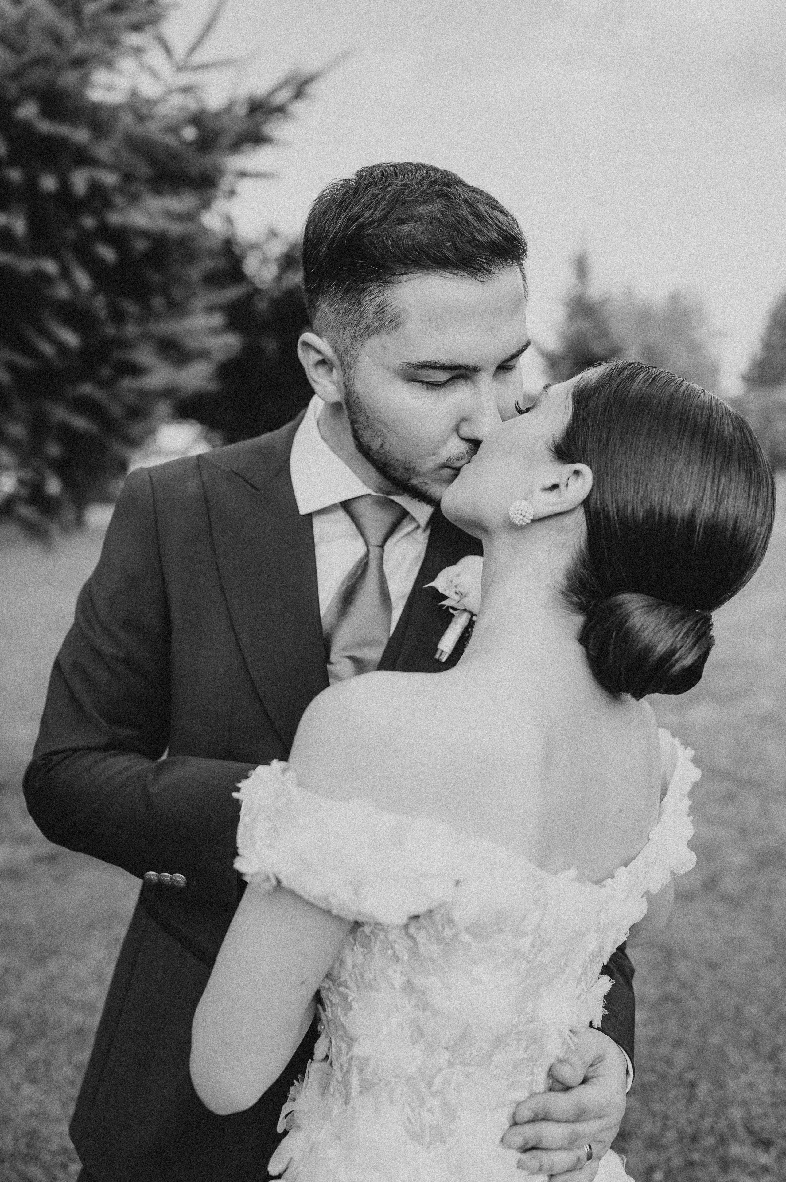 Nunta la Hotel Capitol Iasi. Proud Vision Weddings | Wedding Photography & Film — Servicii profesionale Foto Video Nunta Iasi