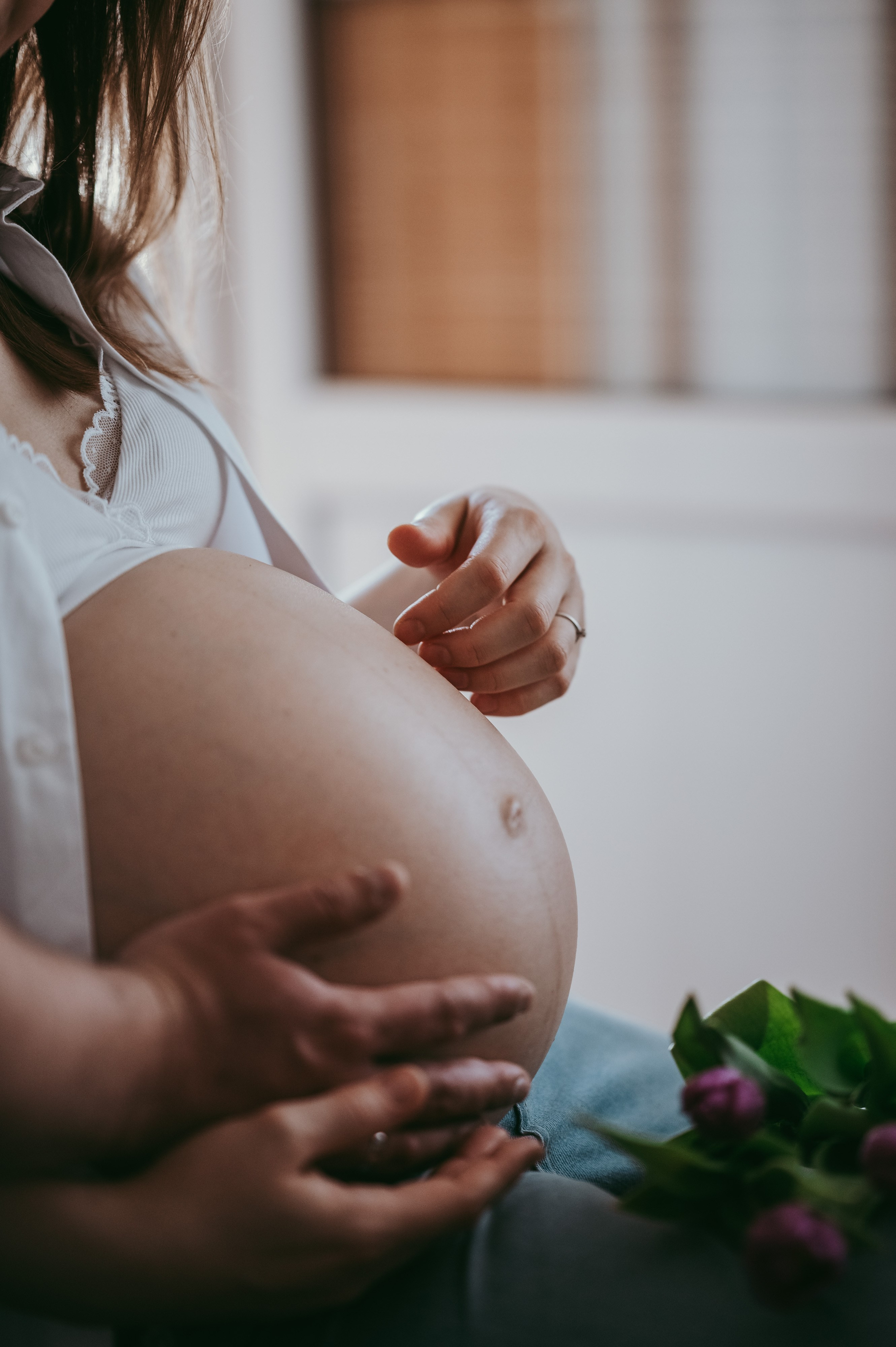 Sanja i Marko, fotografisanje trudnoce kod kuce. Deciji i porodicni fotograf u Beogradu Oksana Skendzic
