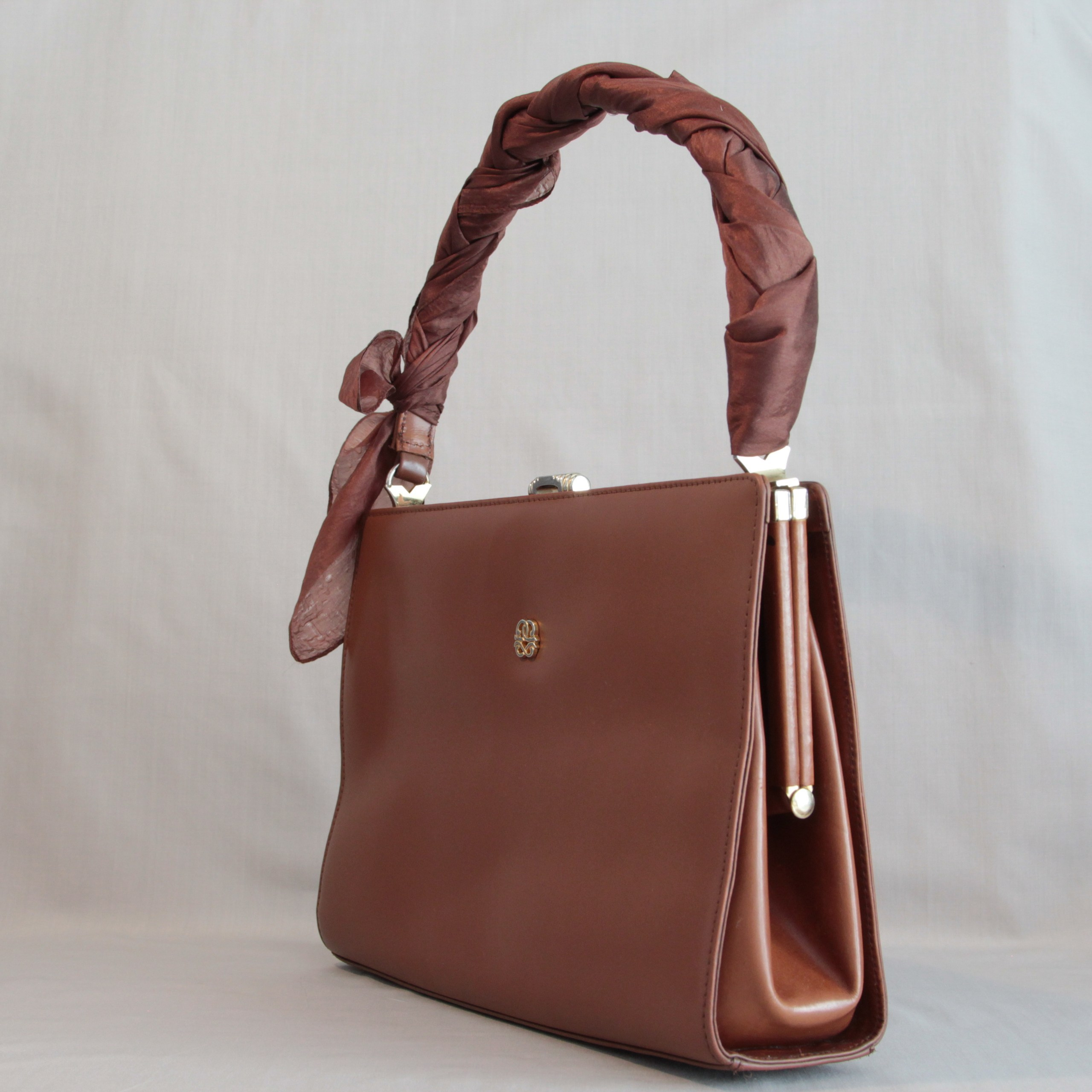 Bag1. Современнные и актикварные украшения в Барселоне, Москве и Санкт-Петербурге