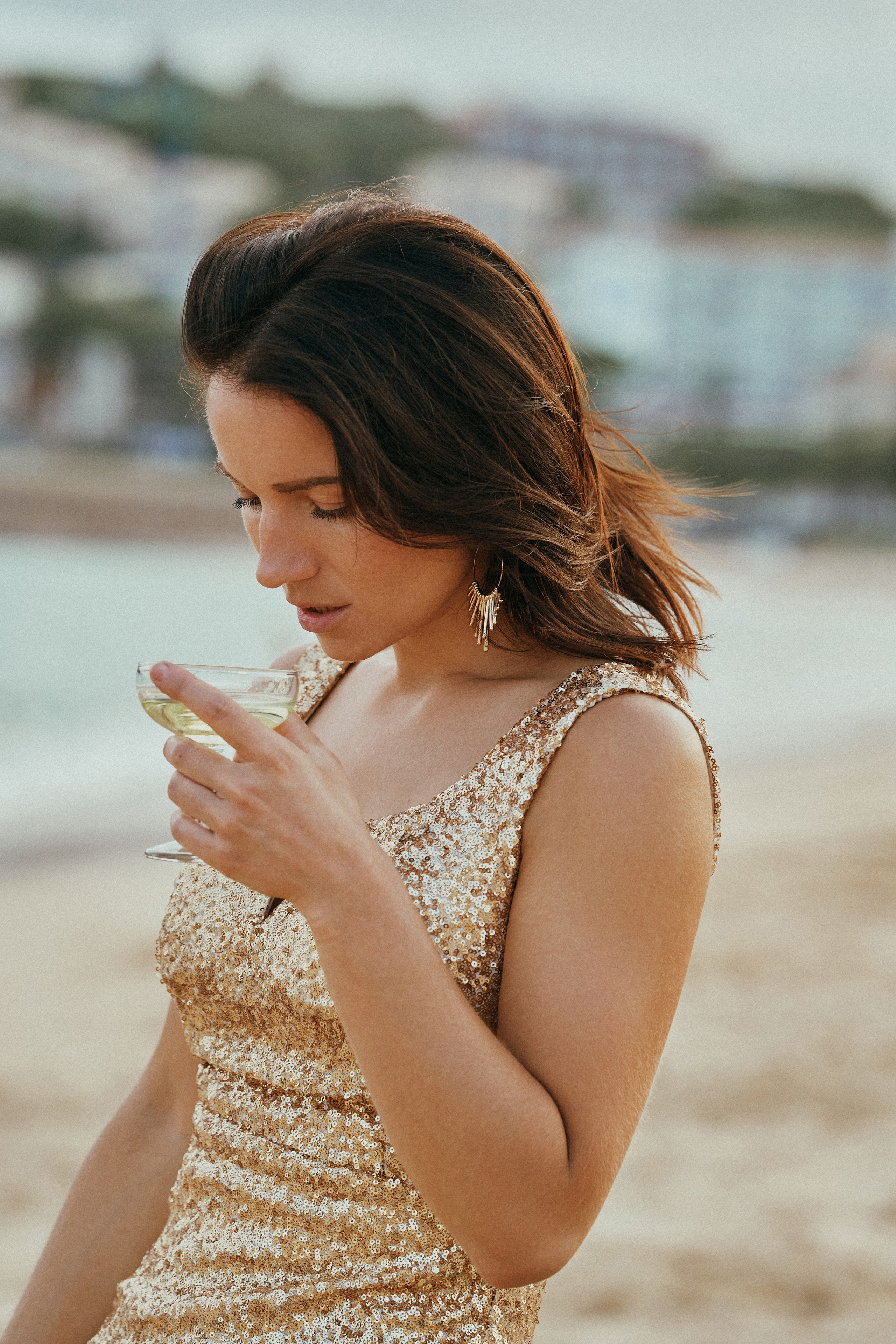 Майя. Диван на пляже. Фотограф в Барселоне Жанна Захарченко