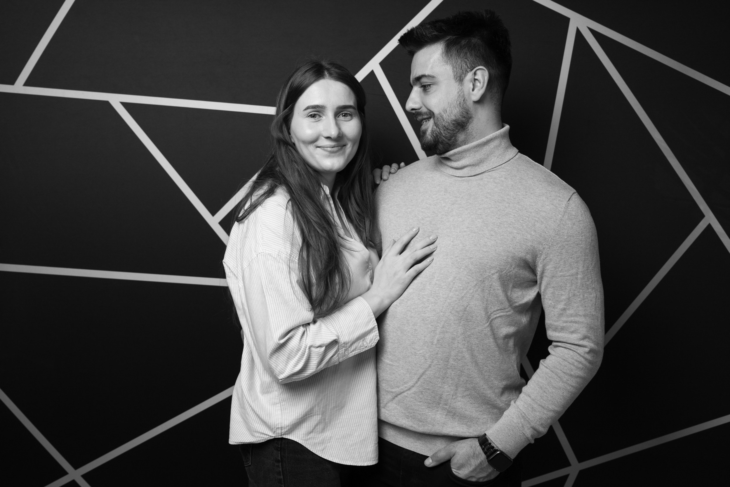 Portrete. STUDIO PORTRET — Portrete realizate cu lumină, timp și atenție. Un studio mobil dedicat fotografiei de portret