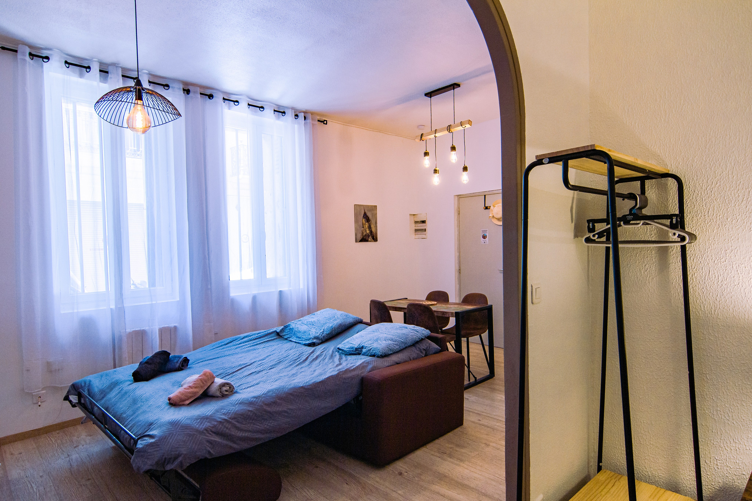 Photographie immobilière professionnelle – Location saisonnière | Happy NB – Vienne (86). Photographe professionnelle à Poitiers, Tours et Châtellerault | Studio photo entre Poitiers et Tours – portraits, familles, entreprises, ma