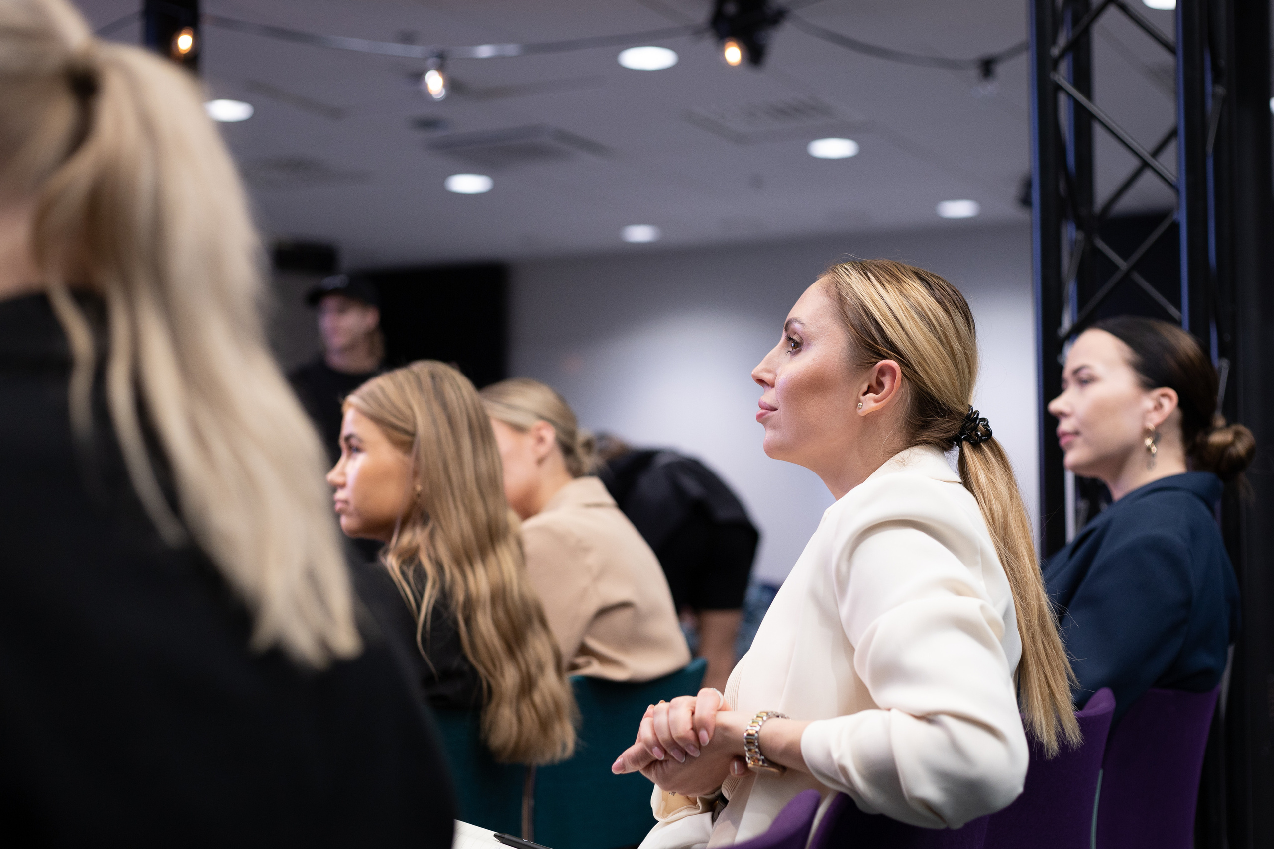 Juhla. Perhe-, hää- ja muotokuva valokuvaaja Helsingissä | Espoossa | Vantaa