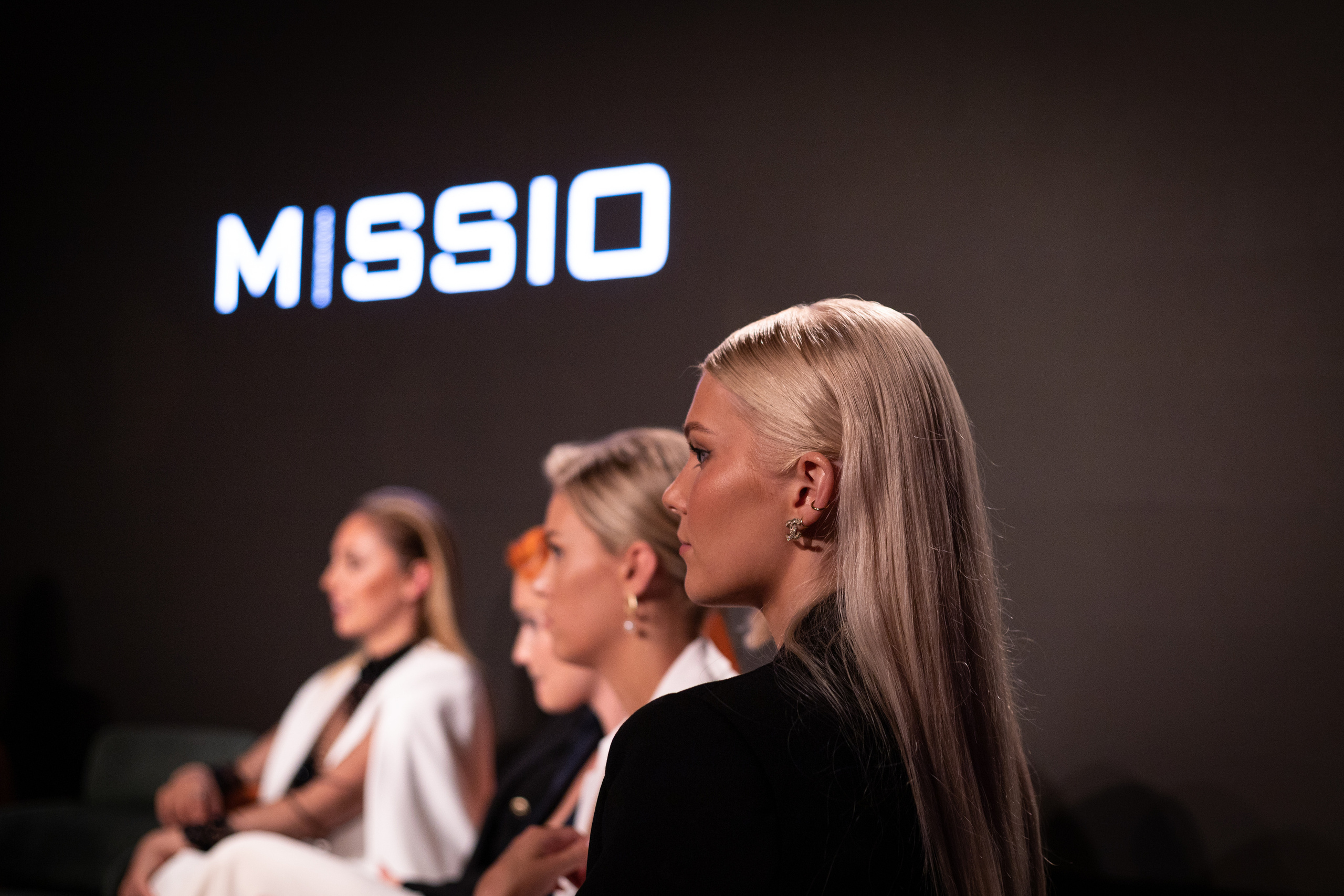 Juhla. Perhe-, hää- ja muotokuva valokuvaaja Helsingissä | Espoossa | Vantaa