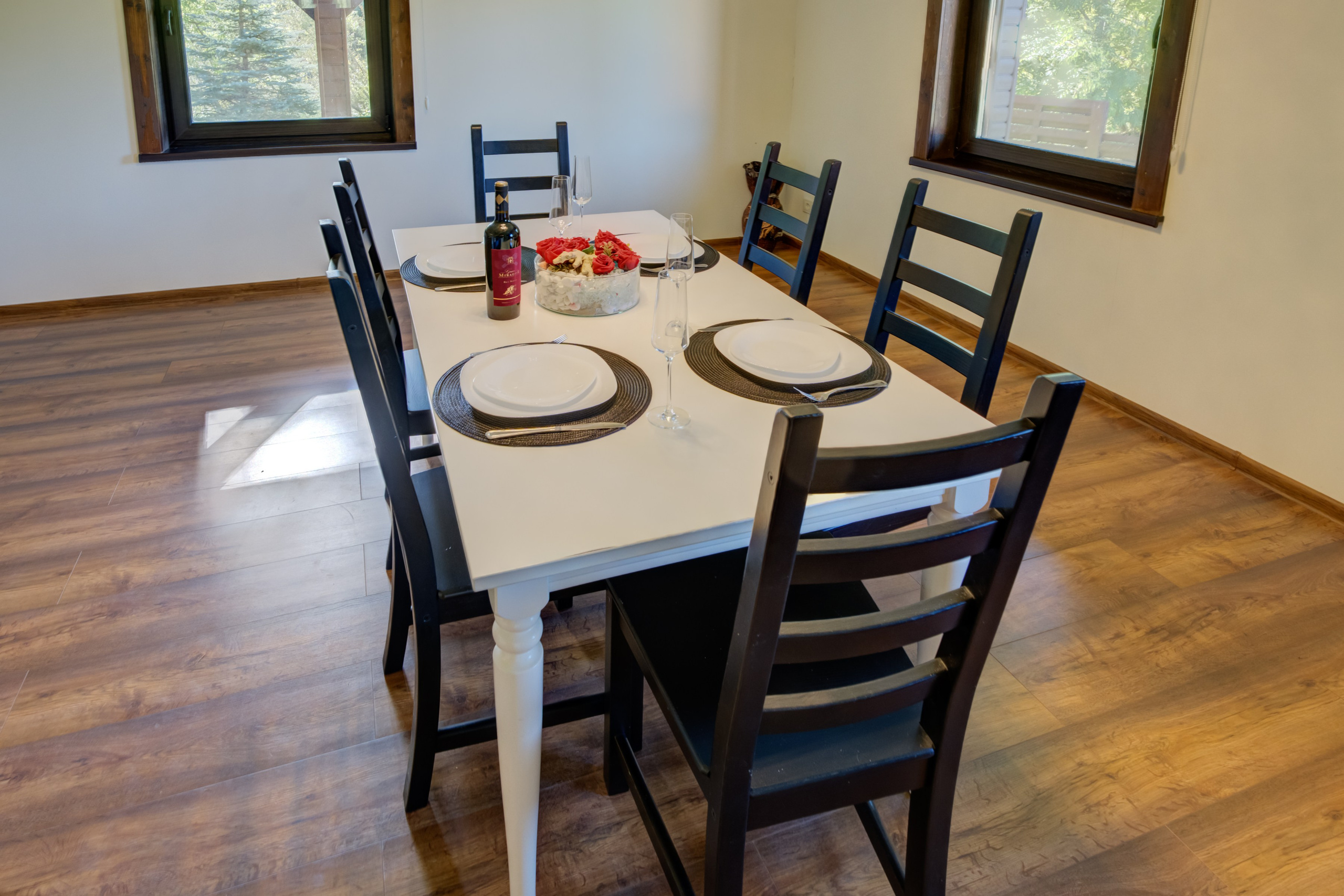 Sadyba Vinliaus r. prie ežero. Elina Sapiega fotografė Vilniuje