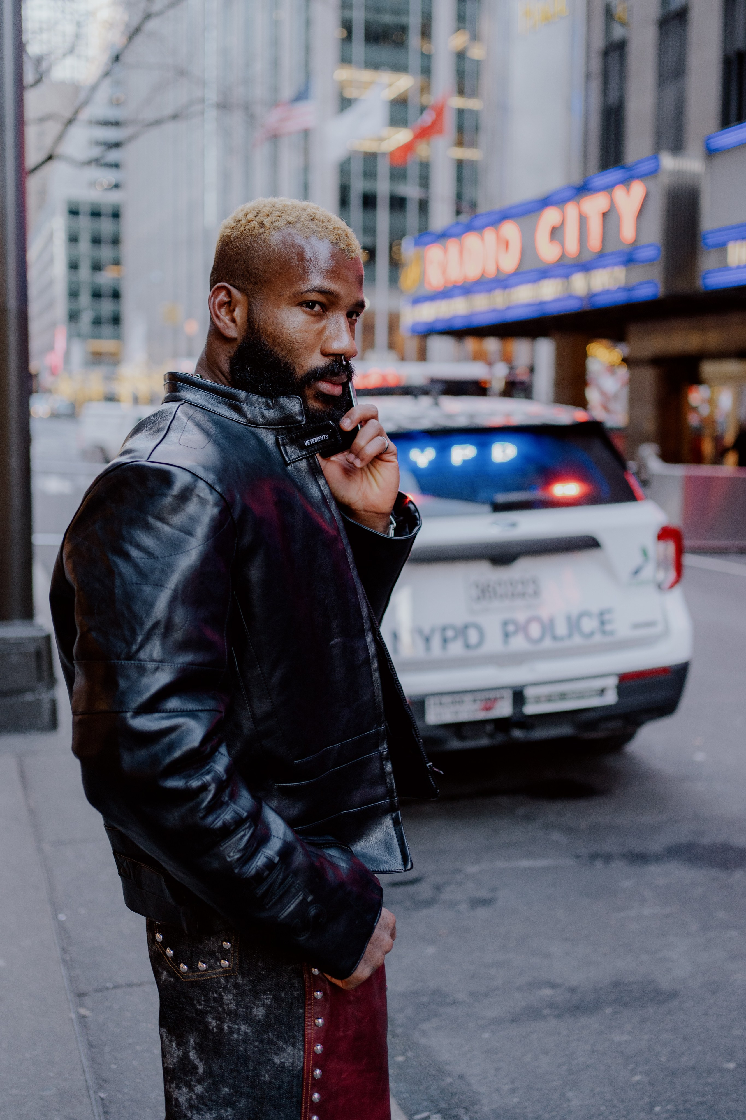 Times Square & 5th Avenue Photo Sessions NYC | Perfect Location Guide 2025. Videographer and photographer in New York // MAKAROV.VIDEO