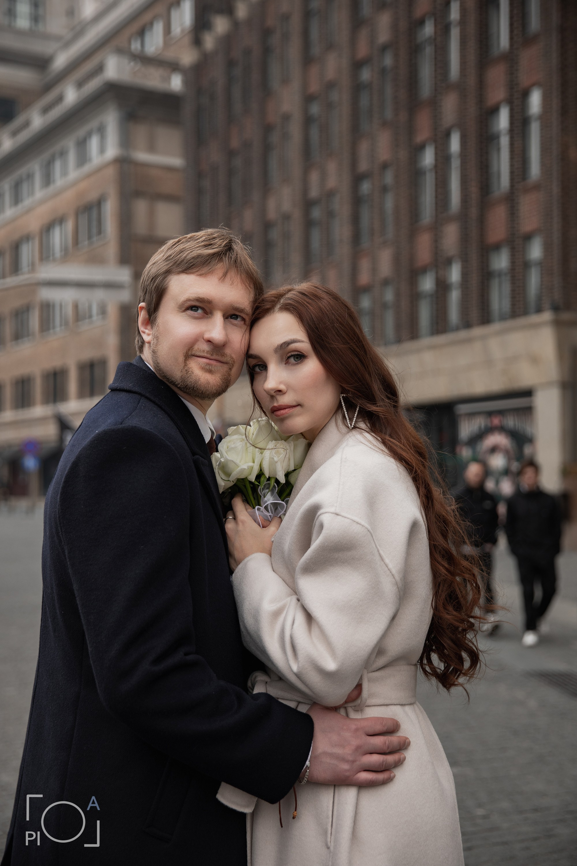 Свадебная фотосессия с консульской подписью в консульстве. Фотограф в Шанхае — Лола Пидлуская