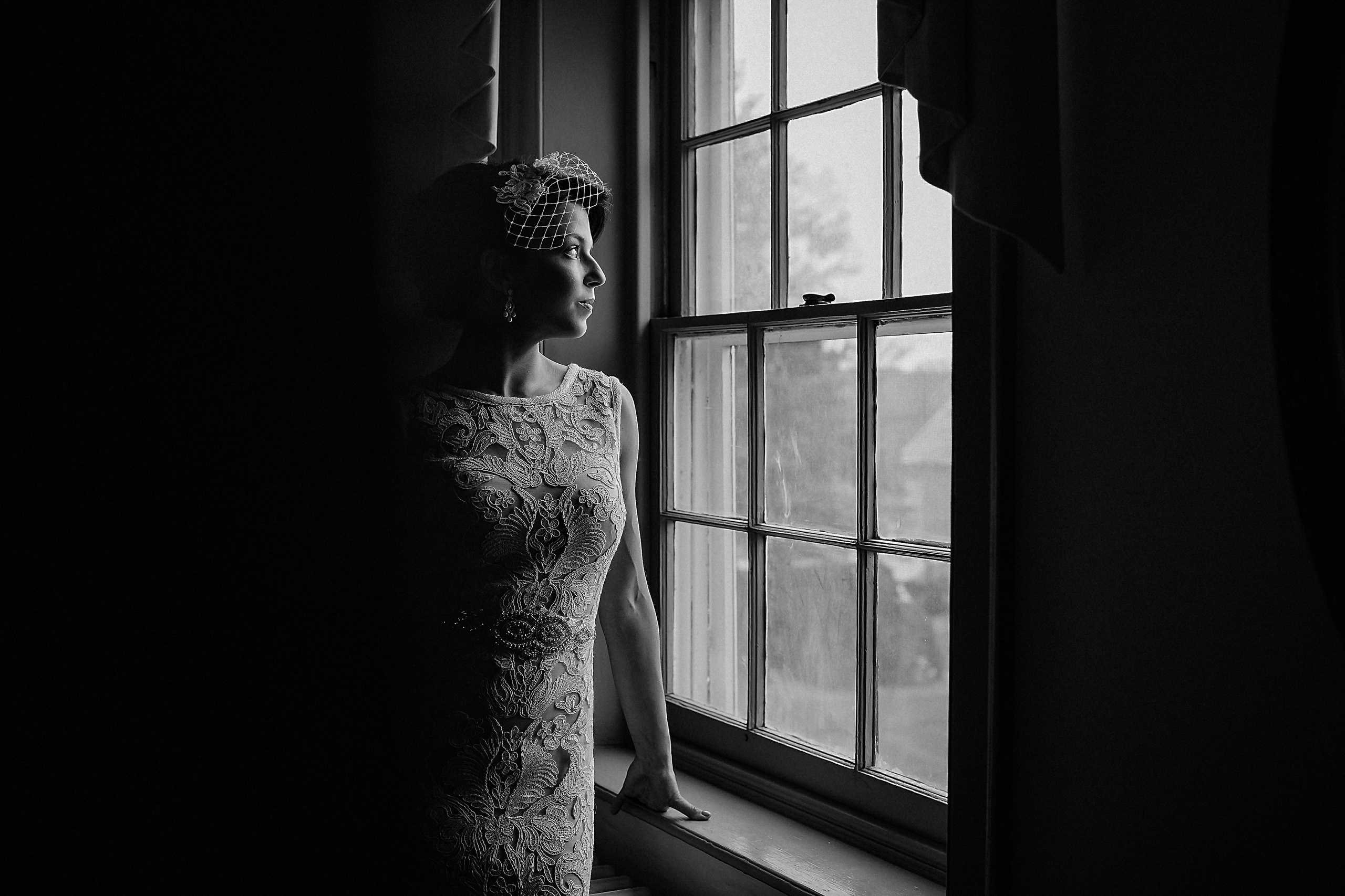 Фотограф в Ирландии Дублин свадьба утро фотки лучший топ свадебный красивая невеста зеркало окно утро