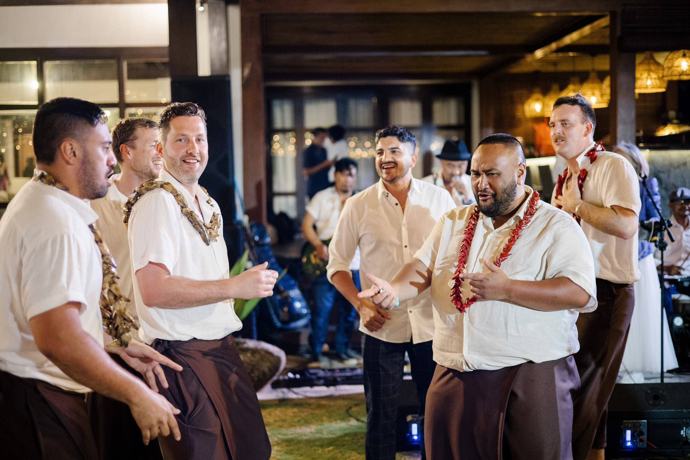 Big funny wedding with guests in paradise Bali island. Get.it.feel — Aesthetic Photography and Videography