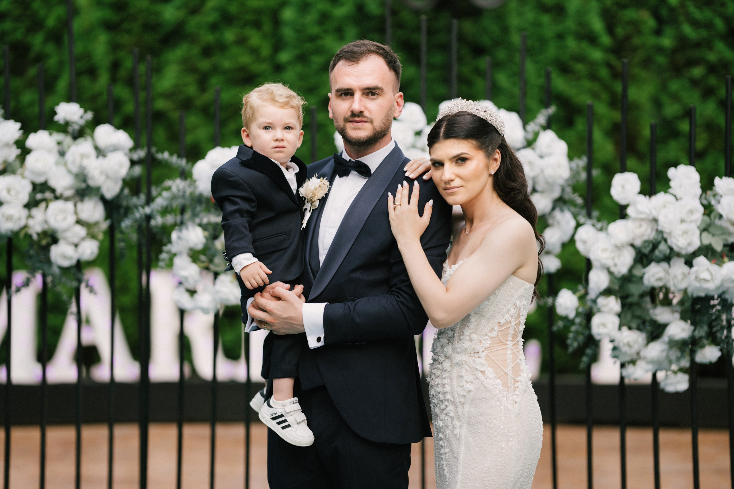1. Mireasa Adriana în timpul pregătirilor de nuntă în Tudora Botoșani2. Costumul mirelui Ionuț fotografiat artistic în ziua nunții3. Prietenii mirelui la tradițiile de nuntă în Tudora4. Bărbieritul mirelui în cadrul obiceiurilor tradiționale de nuntă5. Fotografii de familie la biserică în ziua nunții6. Portret de familie cu mirii și copilul lor la nunta din Botoșani7. Primul dans al mirilor la Mariage Dor Baisa Botoșani8. Decor elegant de nuntă la Mariage Dor Baisa9. Emoții și tradiții la nunta din Tudora județul Botoșani10. Fotograf profesionist de nuntă în Botoșani surprinzând momente autentice - otograf-nunta-botosanifotograf-evenimente-botosanifotograf-profesionist-botosanifotograf-nunta-tudoranunta-tudora-botosanisedinta-foto-nunta-botosanipoze-nunta-botosanifotografii-nunta-tudorafotograf-cununie-religioasa-botosanibiserica-sfintii-imparati-constantin-si-elena-tudoramariage-dor-baisa-botosanirestaurant-nunta-botosanidansul-mirilor-mariage-dorpregatiri-mire-botosanipregatiri-mireasa-botosanitraditii-nunta-moldovaobiceiuri-nunta-tudorafotograf-familie-nunta-botosaniportret-miri-botosanigalerie-foto-nunta-botosanialbum-foto-nunta-botosaninunta-eleganta-botosaninunta-cu-traditii-botosanifotograf-premium-nunta-botosaniservicii-foto-video-botosanipoveste-de-nunta-botosanifotograf-documentar-nuntafotograf-natural-emotionalmiri-ionut-si-adriananunta-autentica-tudora -otograf-nunta-botosanifotograf-nunta-tudoranunta-tudora-botosanifotograf-evenimente-botosanifotograf-profesionist-botosaniservicii-foto-video-botosanigalerie-foto-nunta-botosanialbum-foto-nunta-botosani - nunta-autentica-botosaninunta-cu-traditii-botosanipoveste-de-nunta-botosanifotografii-emotionante-nuntamomente-autentice-nuntafotografie-documentara-nuntafotograf-natural-nunta- pregatiri-miri-tudorabiserica-tudora-botosanicununie-religioasa-tudoramariage-dor-baisa-botosanipetrecere-nunta-botosanivalsul-mirilor-botosani - alino-foto-studio-botosaniionut-si-adriana-nunta-tudorafotograf-alin-chirila-botosani