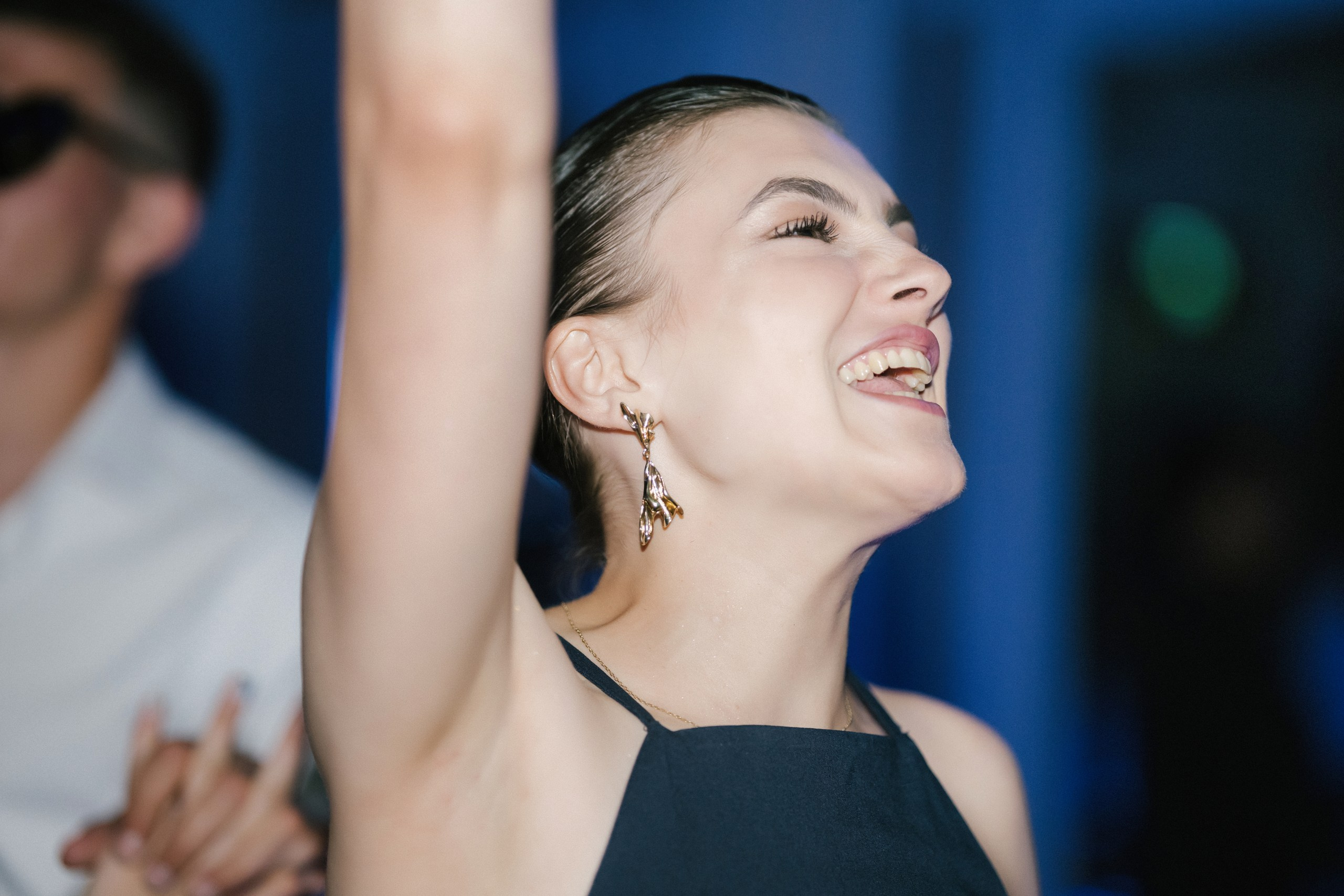 1. Mireasa Adriana în timpul pregătirilor de nuntă în Tudora Botoșani2. Costumul mirelui Ionuț fotografiat artistic în ziua nunții3. Prietenii mirelui la tradițiile de nuntă în Tudora4. Bărbieritul mirelui în cadrul obiceiurilor tradiționale de nuntă5. Fotografii de familie la biserică în ziua nunții6. Portret de familie cu mirii și copilul lor la nunta din Botoșani7. Primul dans al mirilor la Mariage Dor Baisa Botoșani8. Decor elegant de nuntă la Mariage Dor Baisa9. Emoții și tradiții la nunta din Tudora județul Botoșani10. Fotograf profesionist de nuntă în Botoșani surprinzând momente autentice - otograf-nunta-botosanifotograf-evenimente-botosanifotograf-profesionist-botosanifotograf-nunta-tudoranunta-tudora-botosanisedinta-foto-nunta-botosanipoze-nunta-botosanifotografii-nunta-tudorafotograf-cununie-religioasa-botosanibiserica-sfintii-imparati-constantin-si-elena-tudoramariage-dor-baisa-botosanirestaurant-nunta-botosanidansul-mirilor-mariage-dorpregatiri-mire-botosanipregatiri-mireasa-botosanitraditii-nunta-moldovaobiceiuri-nunta-tudorafotograf-familie-nunta-botosaniportret-miri-botosanigalerie-foto-nunta-botosanialbum-foto-nunta-botosaninunta-eleganta-botosaninunta-cu-traditii-botosanifotograf-premium-nunta-botosaniservicii-foto-video-botosanipoveste-de-nunta-botosanifotograf-documentar-nuntafotograf-natural-emotionalmiri-ionut-si-adriananunta-autentica-tudora -otograf-nunta-botosanifotograf-nunta-tudoranunta-tudora-botosanifotograf-evenimente-botosanifotograf-profesionist-botosaniservicii-foto-video-botosanigalerie-foto-nunta-botosanialbum-foto-nunta-botosani - nunta-autentica-botosaninunta-cu-traditii-botosanipoveste-de-nunta-botosanifotografii-emotionante-nuntamomente-autentice-nuntafotografie-documentara-nuntafotograf-natural-nunta- pregatiri-miri-tudorabiserica-tudora-botosanicununie-religioasa-tudoramariage-dor-baisa-botosanipetrecere-nunta-botosanivalsul-mirilor-botosani - alino-foto-studio-botosaniionut-si-adriana-nunta-tudorafotograf-alin-chirila-botosani