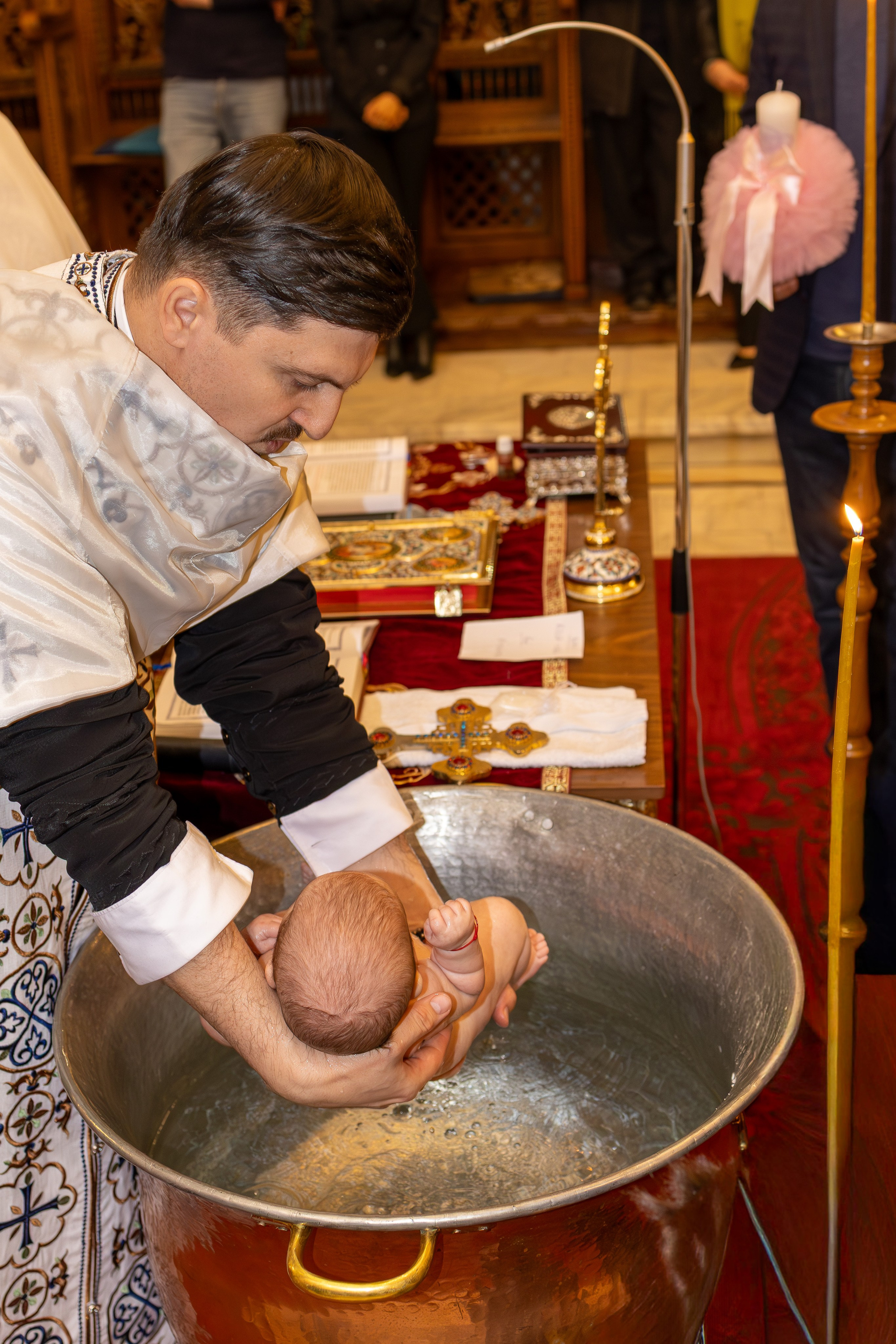 Roua-Maria. Fotograf. Lucrez cu oameni, produse și spații. Portret și fotografie creativă. Bacău, România. Lidia Savinoiu