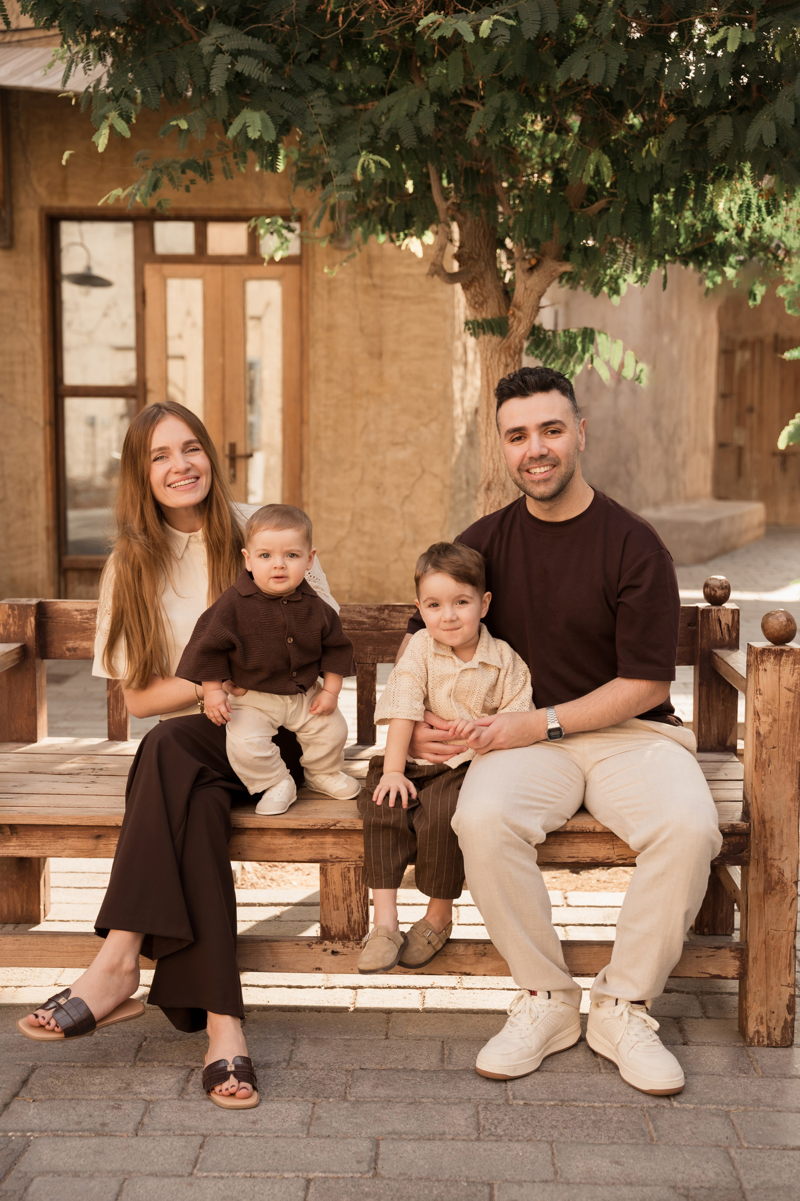 Old Town walk. Angela Iakovleva — Family Photographer in Dubai