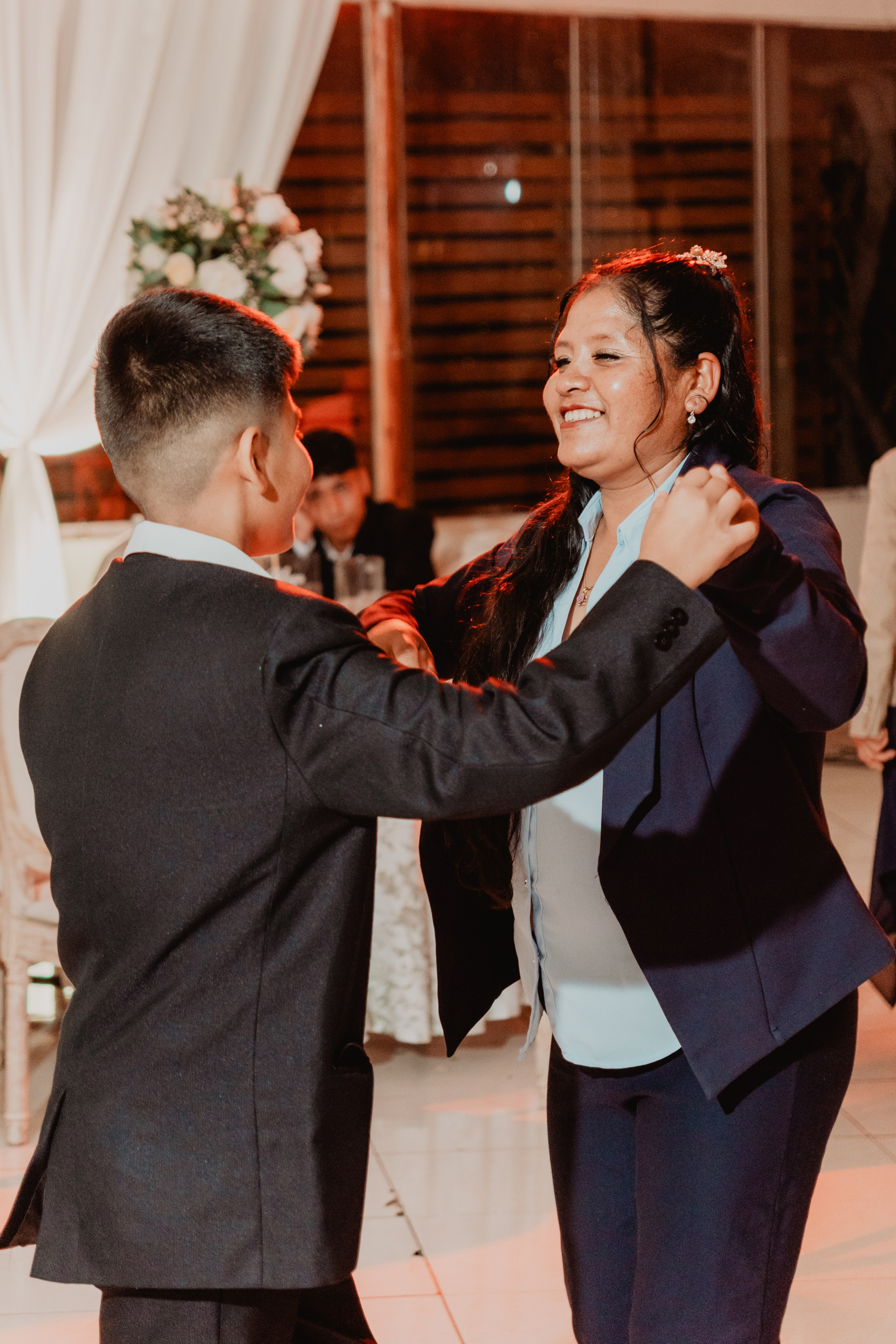FERNANDO + MARIBEL | BODA RELIGIOSA. Studio KVTA | Fotografía y Video de Bodas en Arequipa