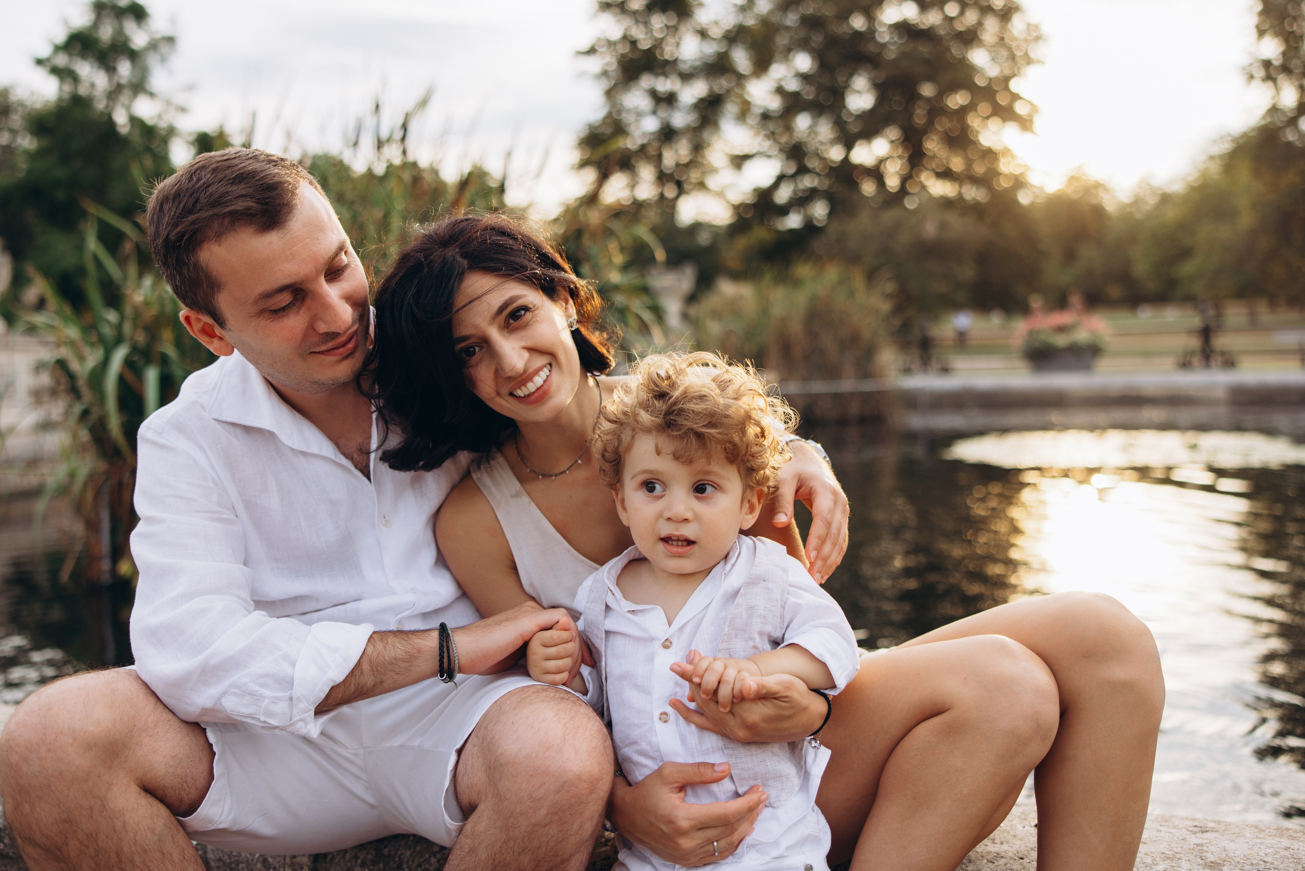 Valerik with parents (Hyde park). Anastasia Klink, Photographer in London