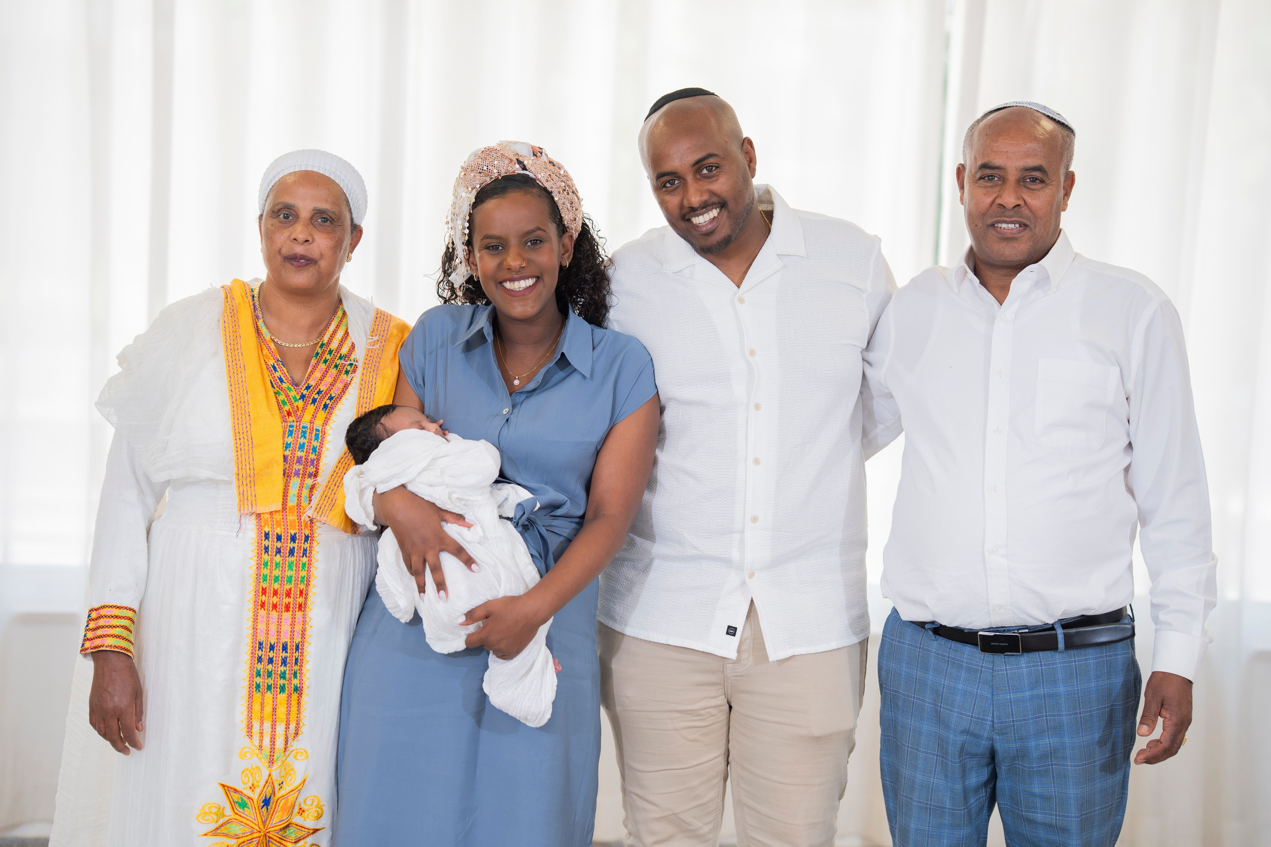 משפחת סלומון. יוסף מזרחי צילום חתונה, ברית וזוגיות. צלם מקצועי שאוהב להוציא אתכם הכי יפים ברגעים הכי מרגשים