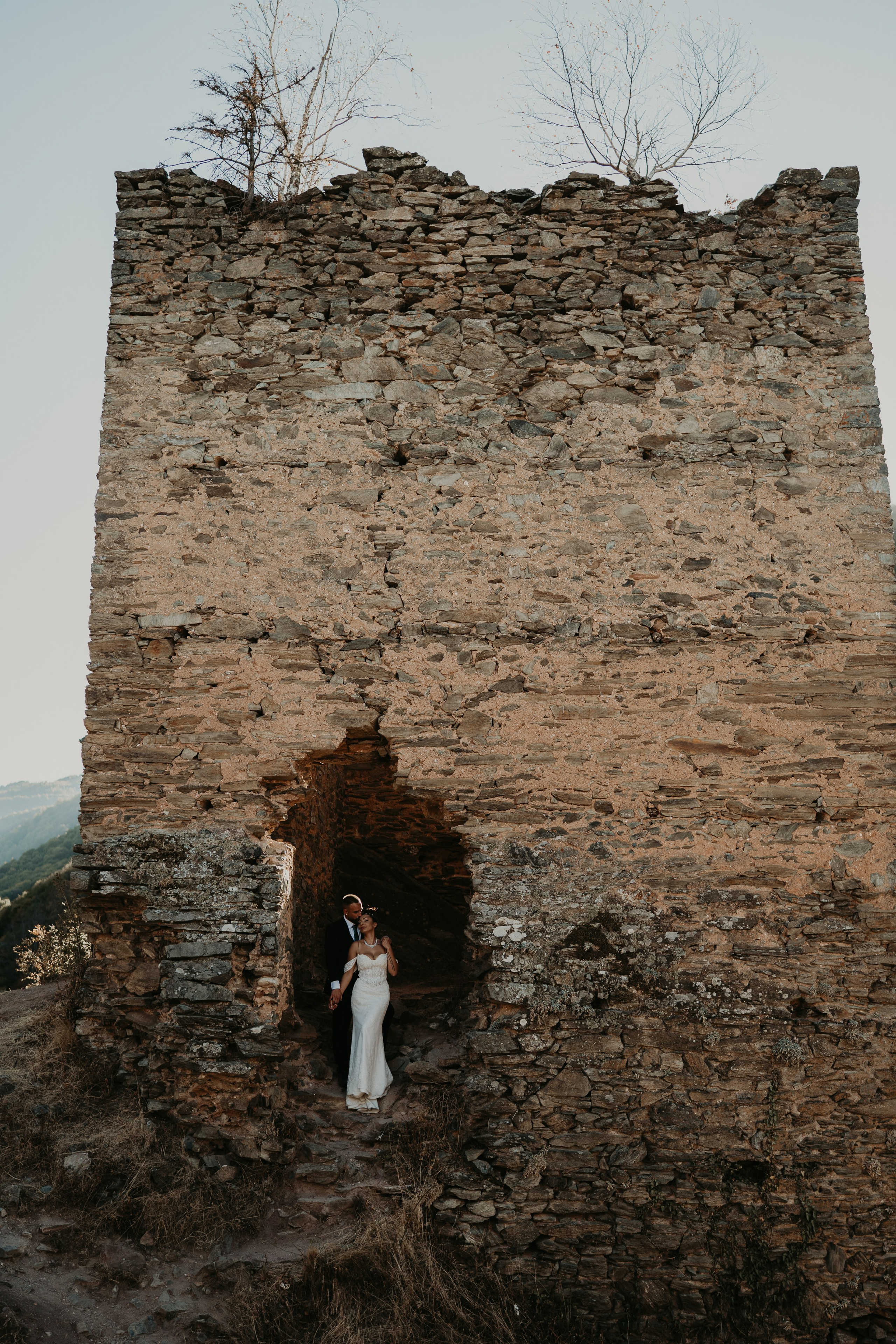 Trash the Dress / Cetatea Colt. Foto / Video nunta Deva, Hunedoara