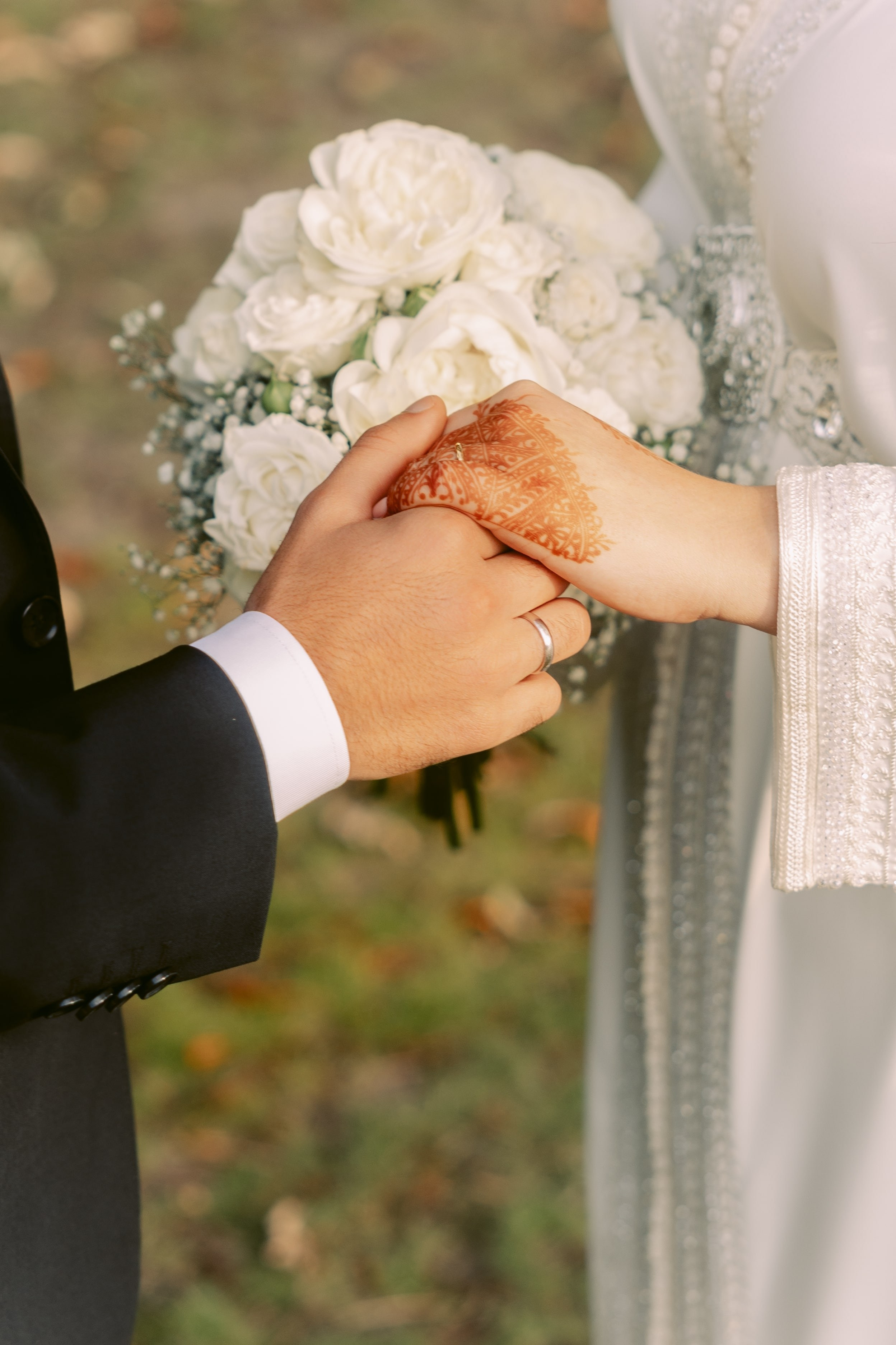 Autumn Wedding Photoshoot in Het Park, Rotterdam. Romantic & Soulful Photography by Natalia Olhova in Rotterdam