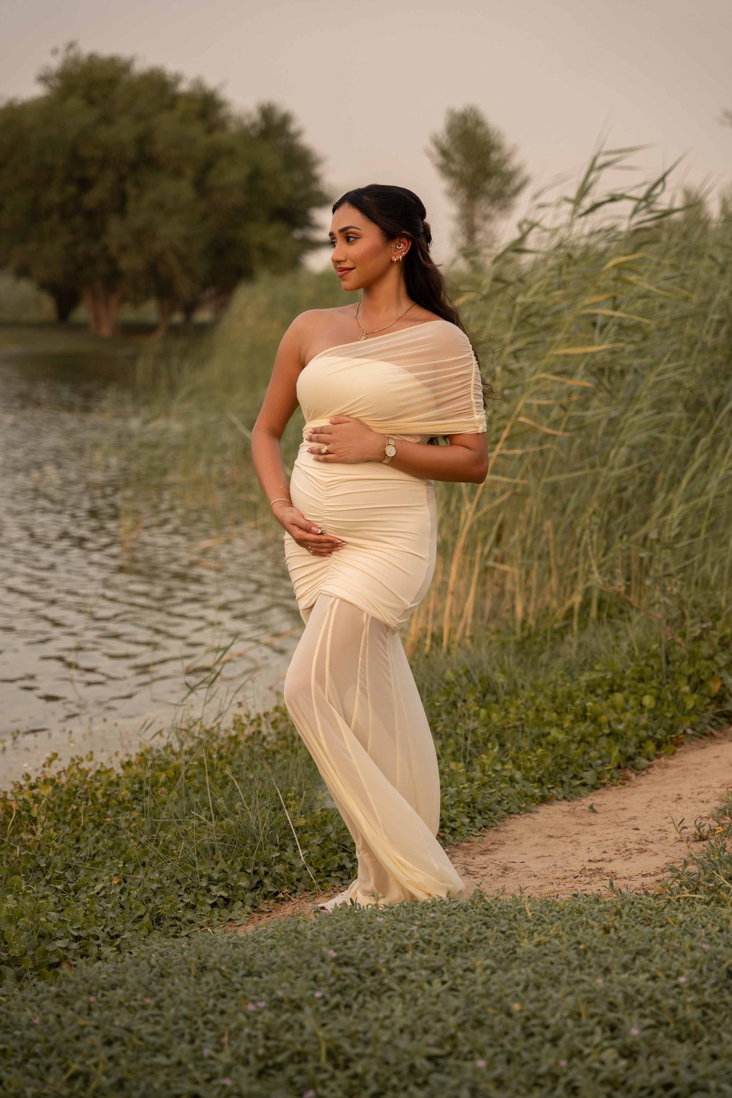 Sunset whispers: Boy or Girl?. Angela Iakovleva — Family Photographer in Dubai