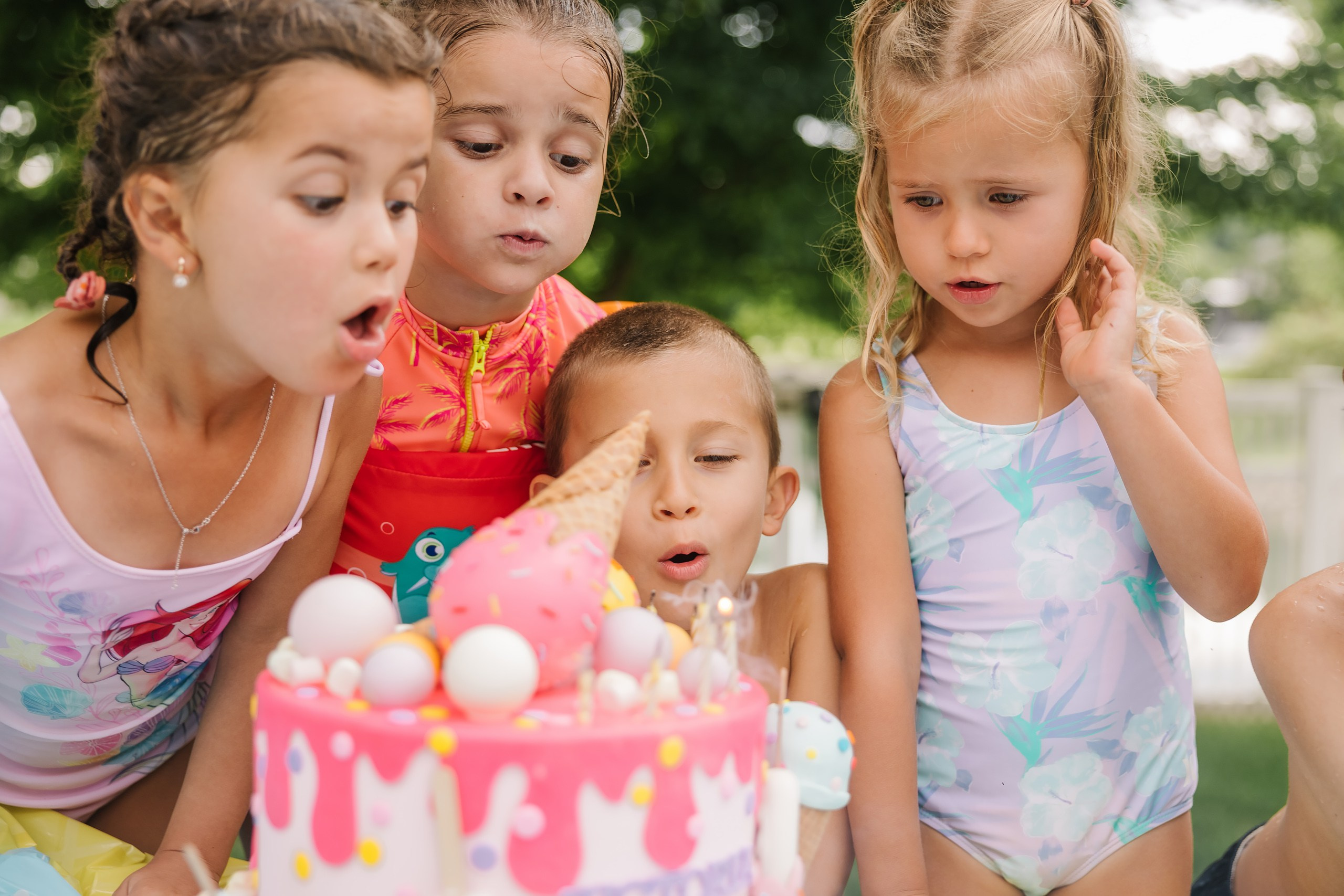 Birthday Party. Wedding family event photographer in Chicago Nick Yushevich